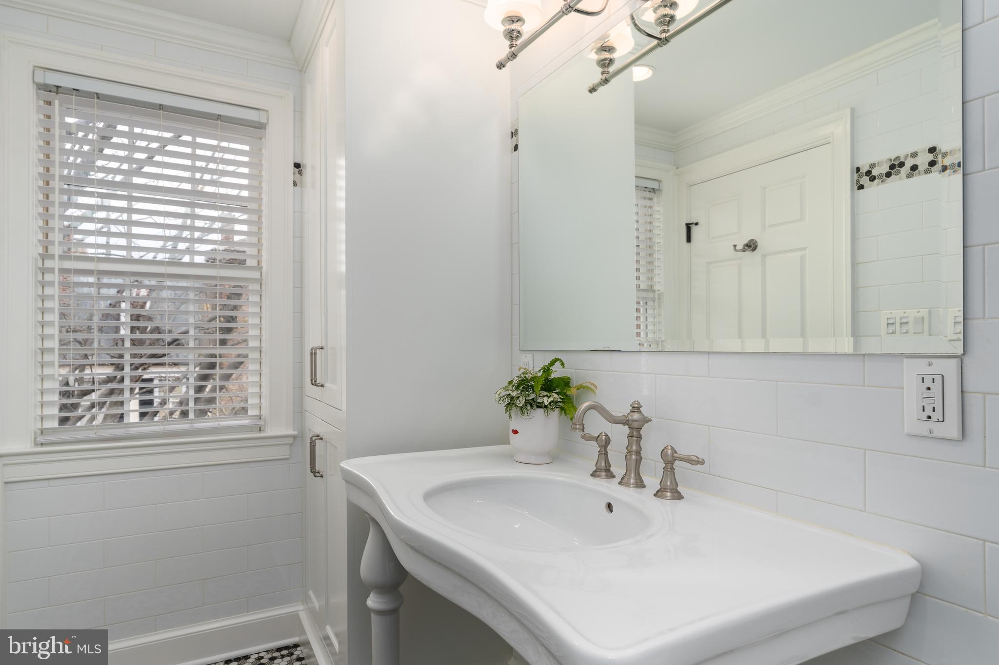 OLD TOWN ALEXANDRIA - Residential