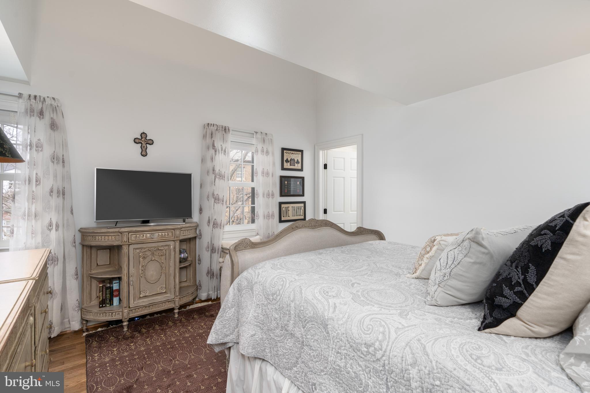 OLD TOWN ALEXANDRIA - Residential