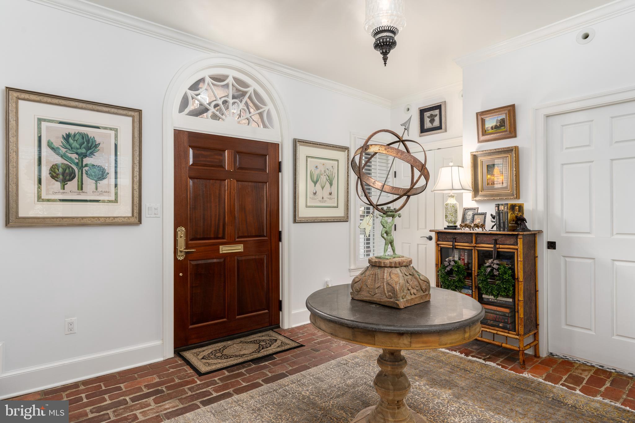 OLD TOWN ALEXANDRIA - Residential