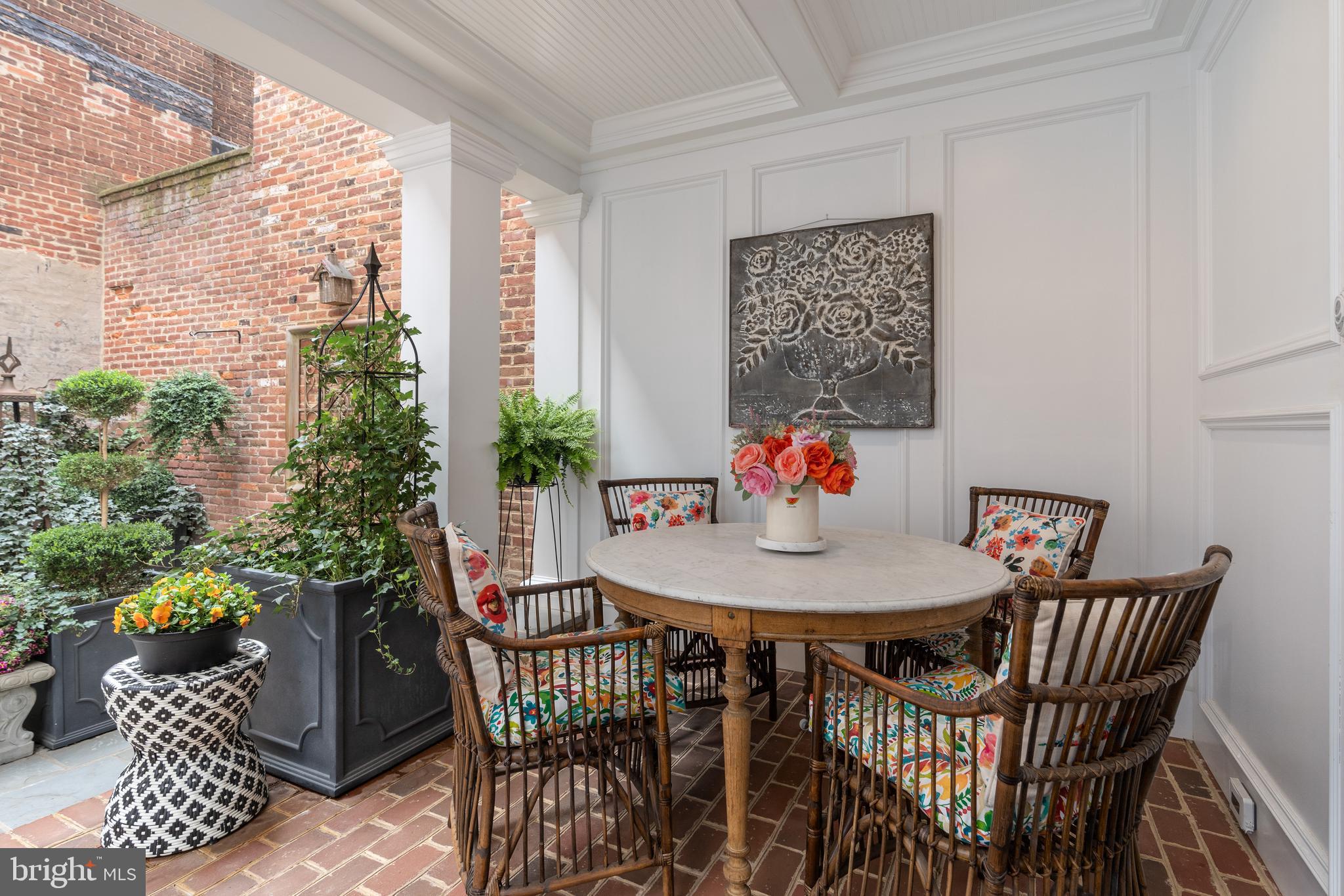 OLD TOWN ALEXANDRIA - Residential