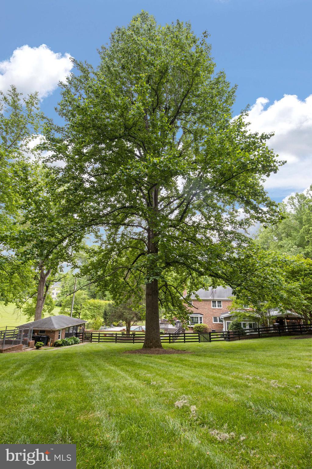 LAKEWOOD ESTATES - Residential