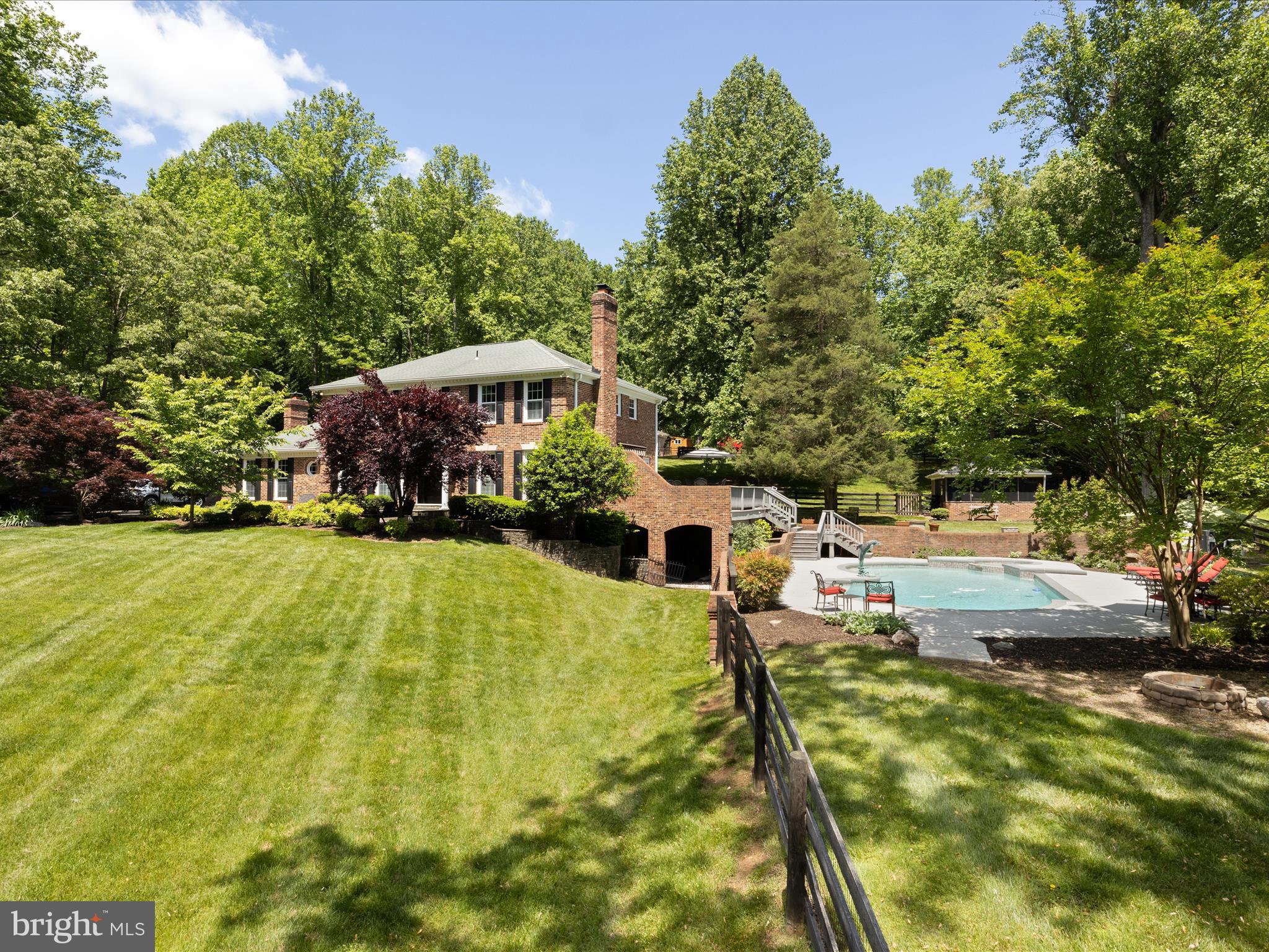 LAKEWOOD ESTATES - Residential