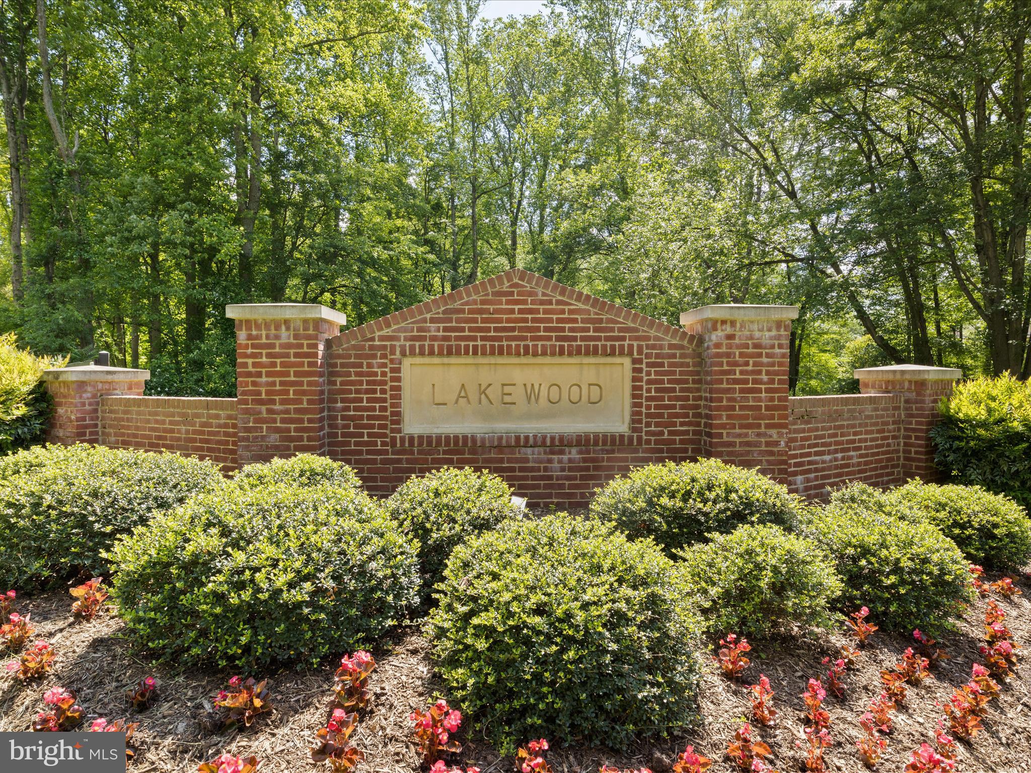 LAKEWOOD ESTATES - Residential