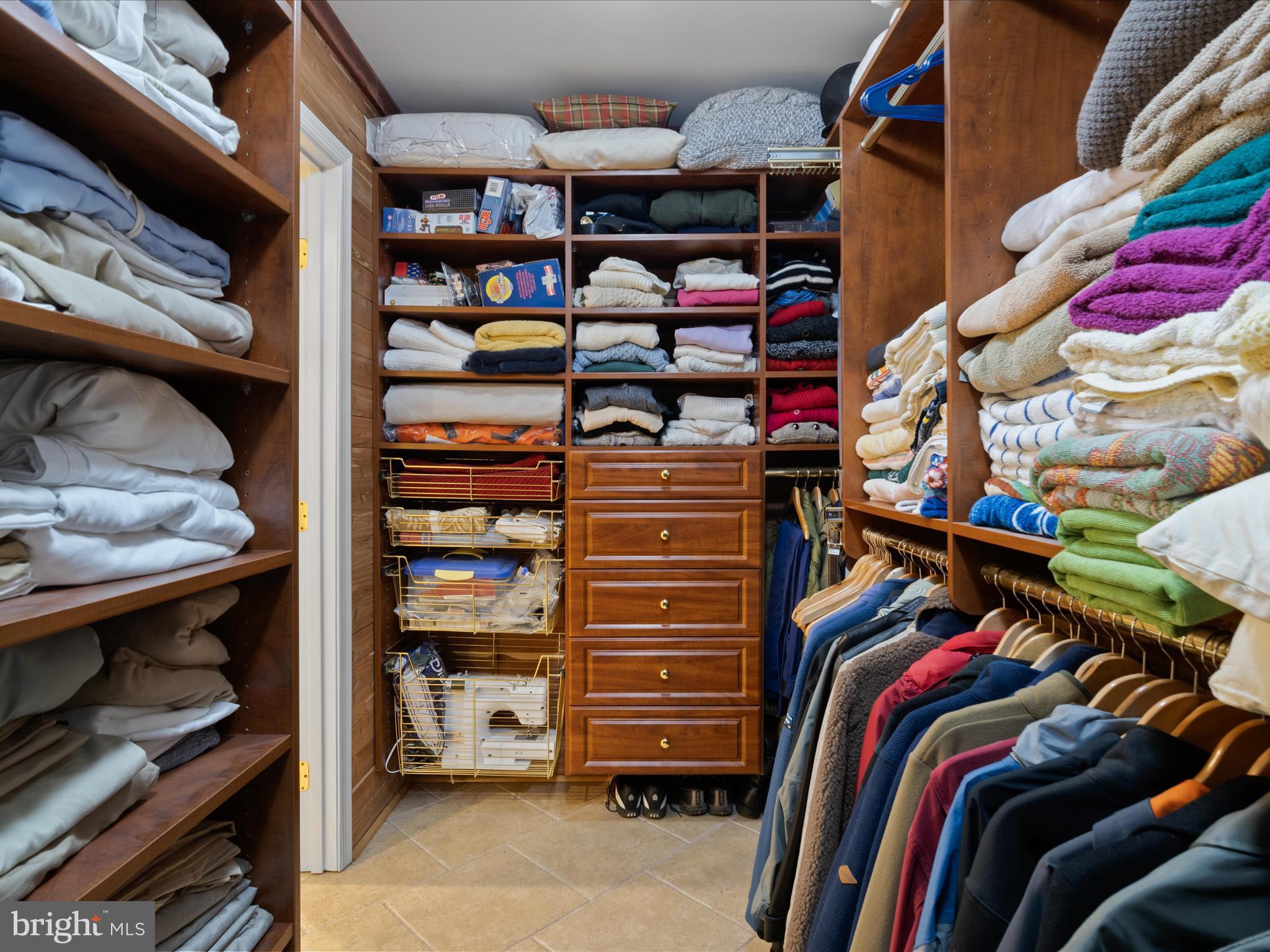 LAKEWOOD ESTATES - Residential