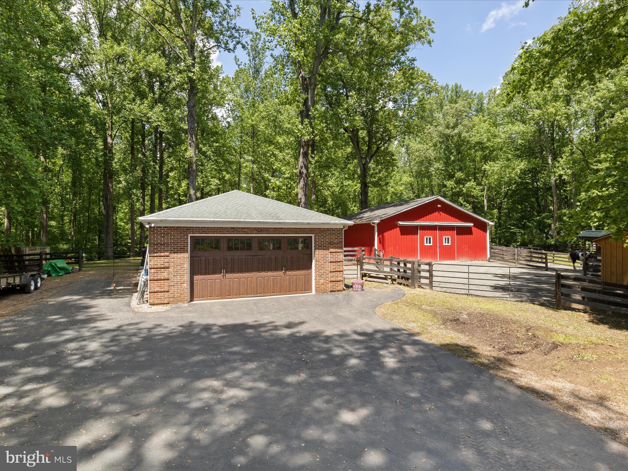 LAKEWOOD ESTATES - Residential