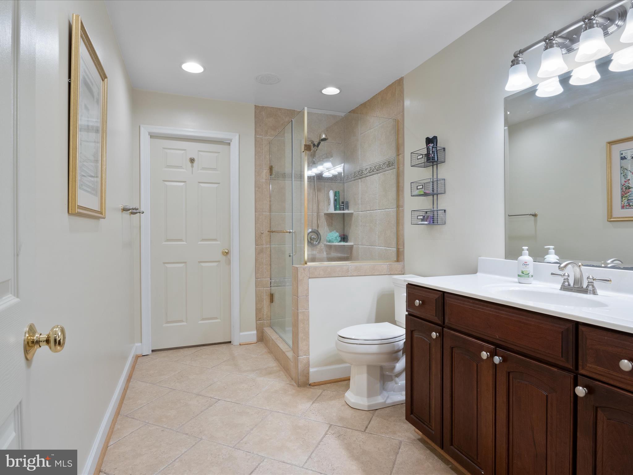 LAKEWOOD ESTATES - Residential