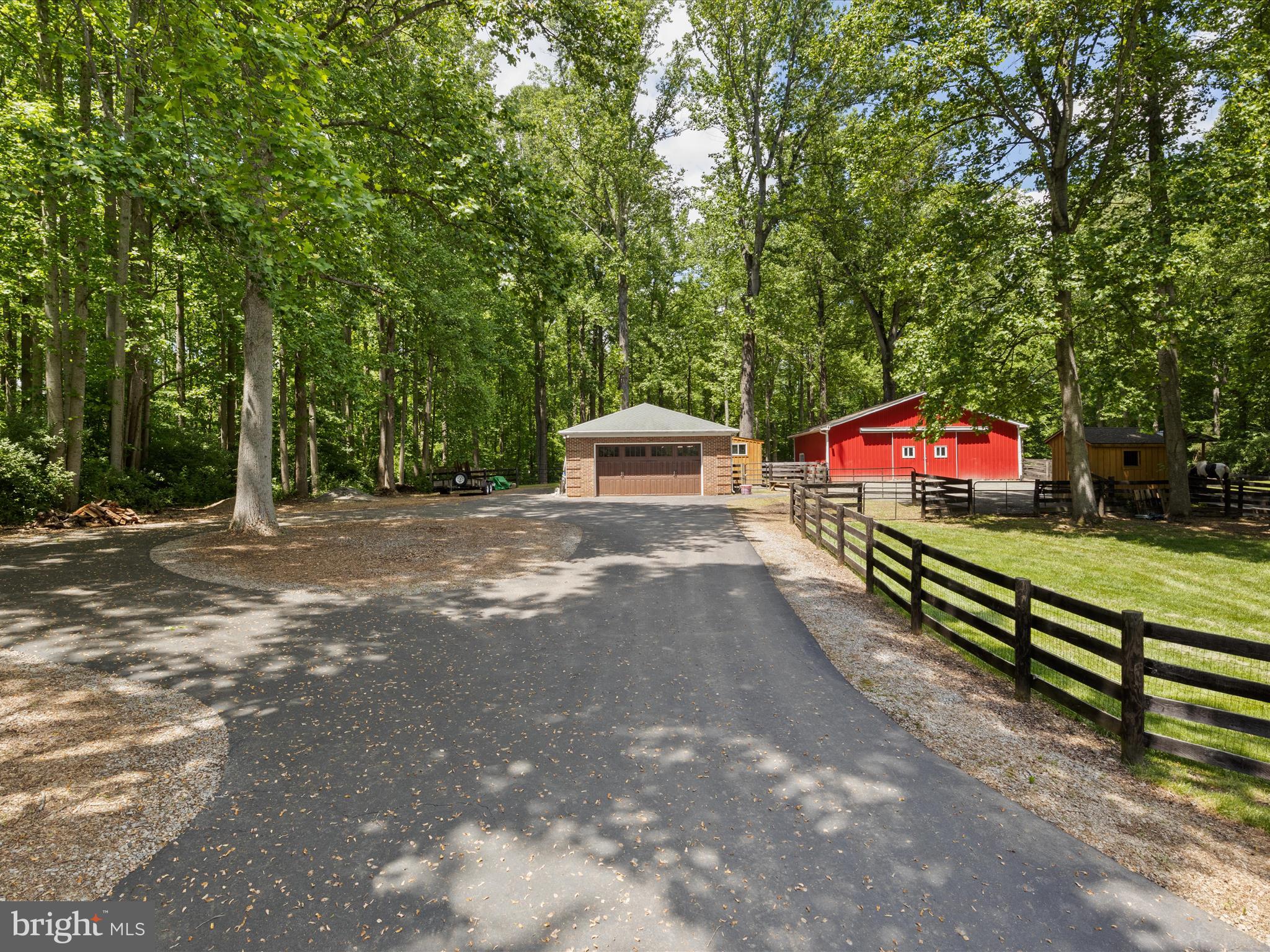 LAKEWOOD ESTATES - Residential