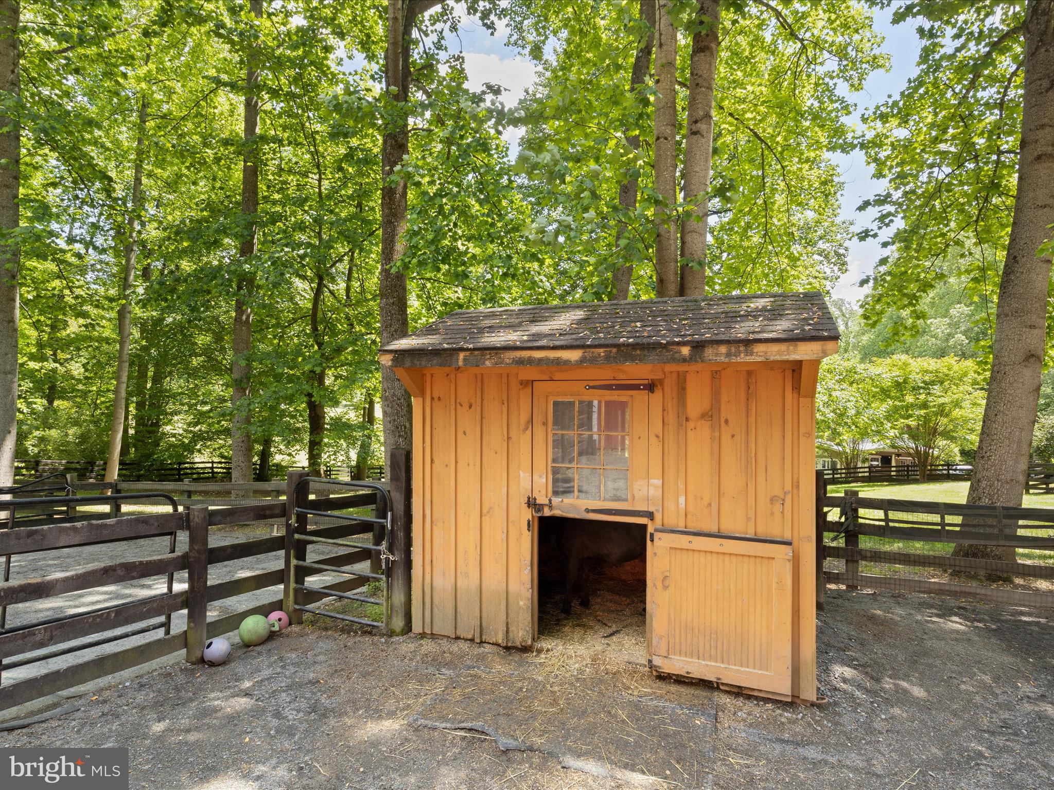 LAKEWOOD ESTATES - Residential