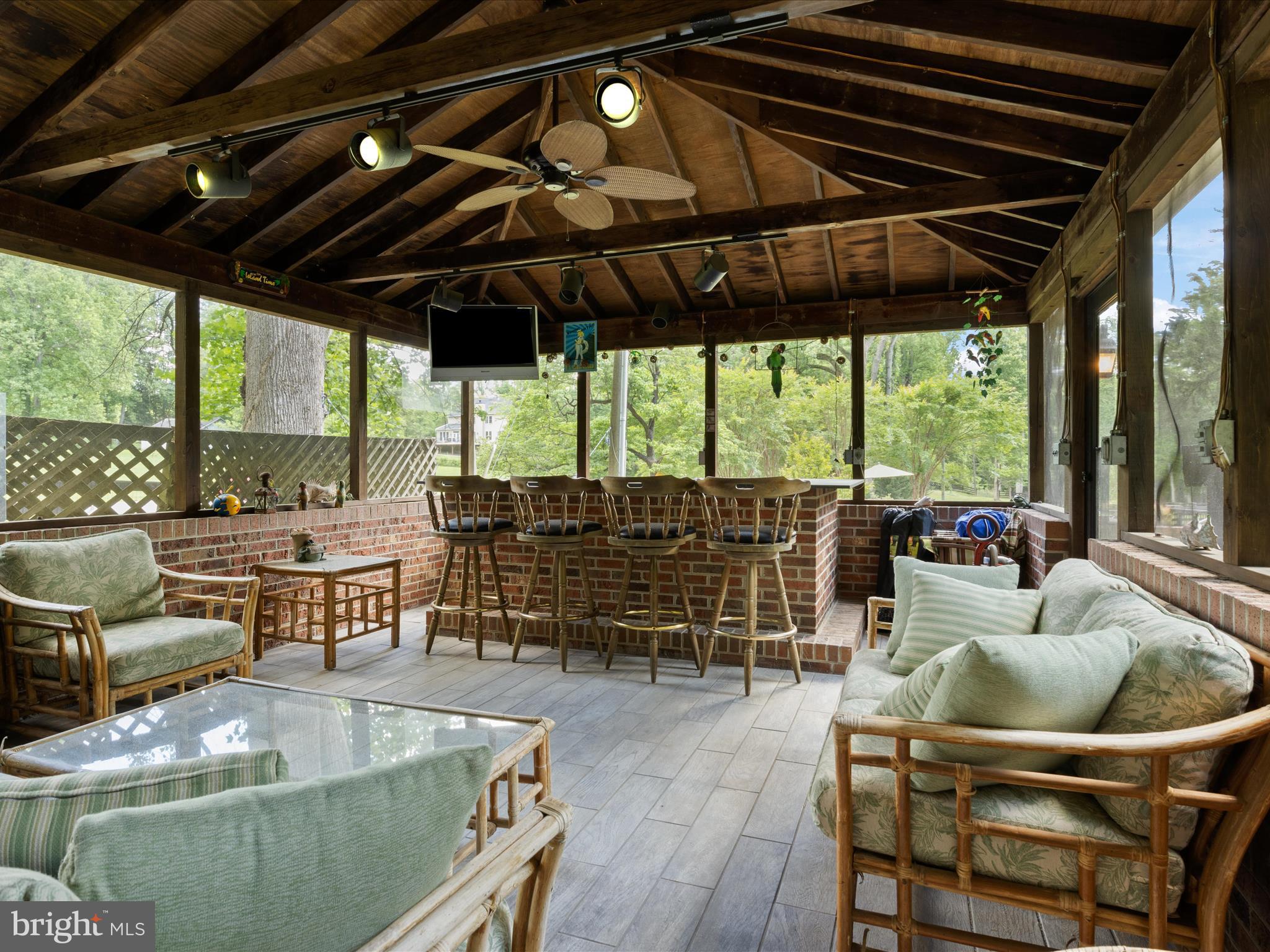 LAKEWOOD ESTATES - Residential