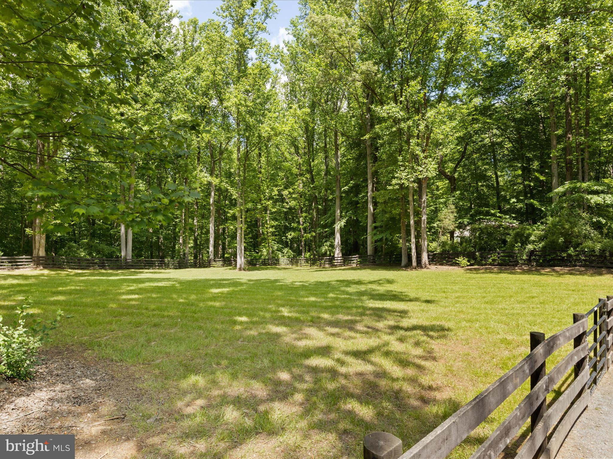 LAKEWOOD ESTATES - Residential