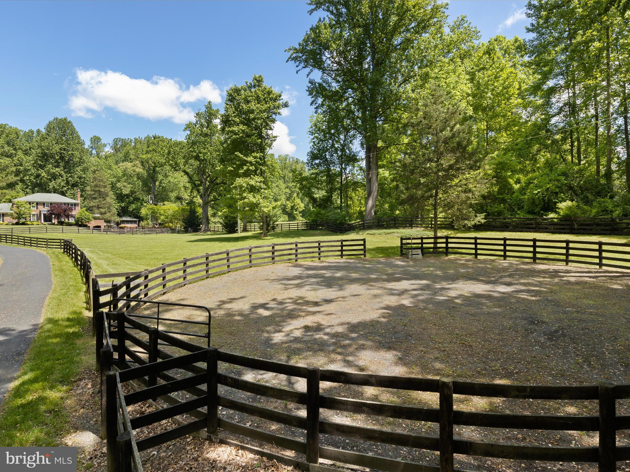 LAKEWOOD ESTATES - Residential