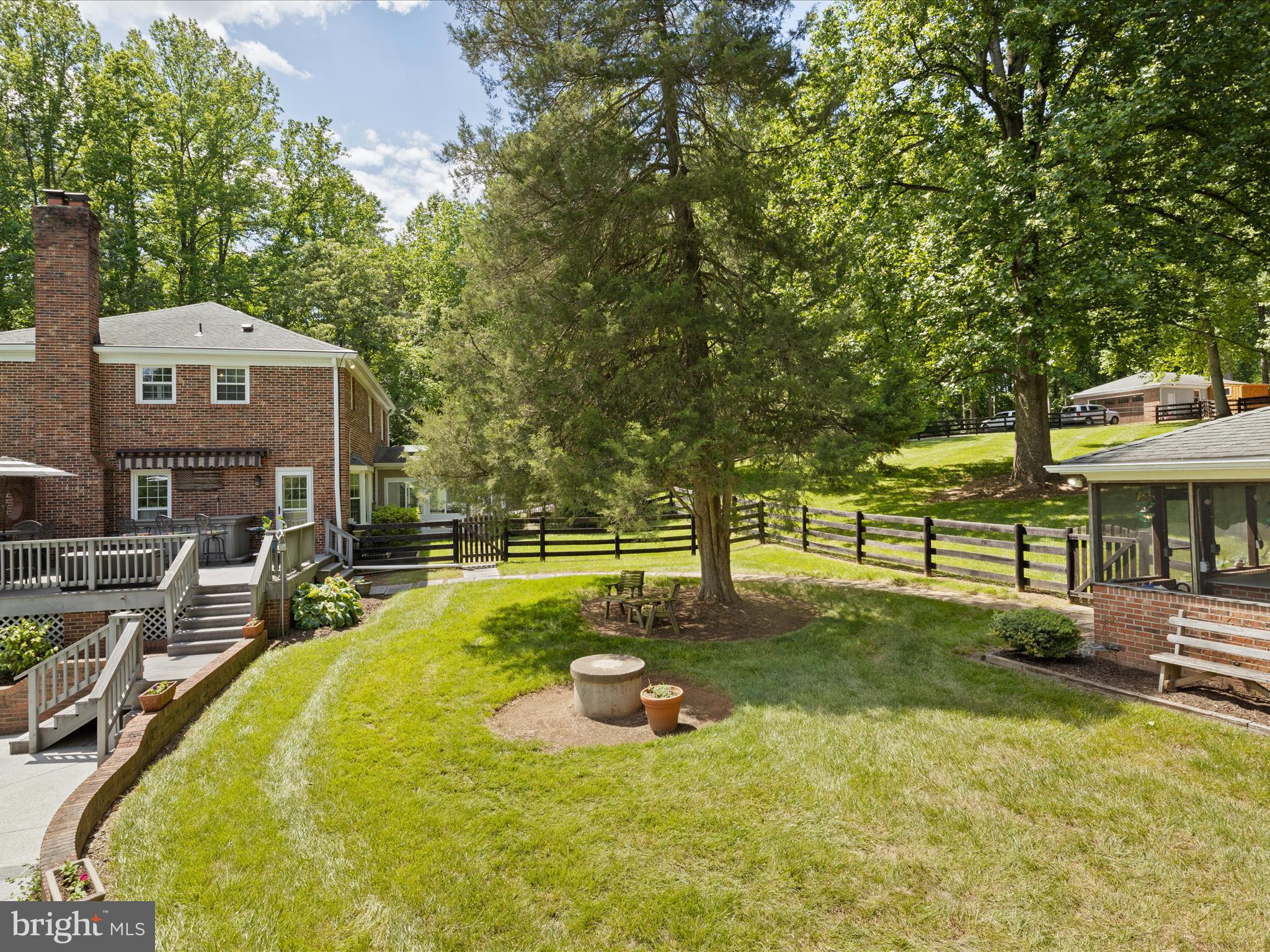 LAKEWOOD ESTATES - Residential