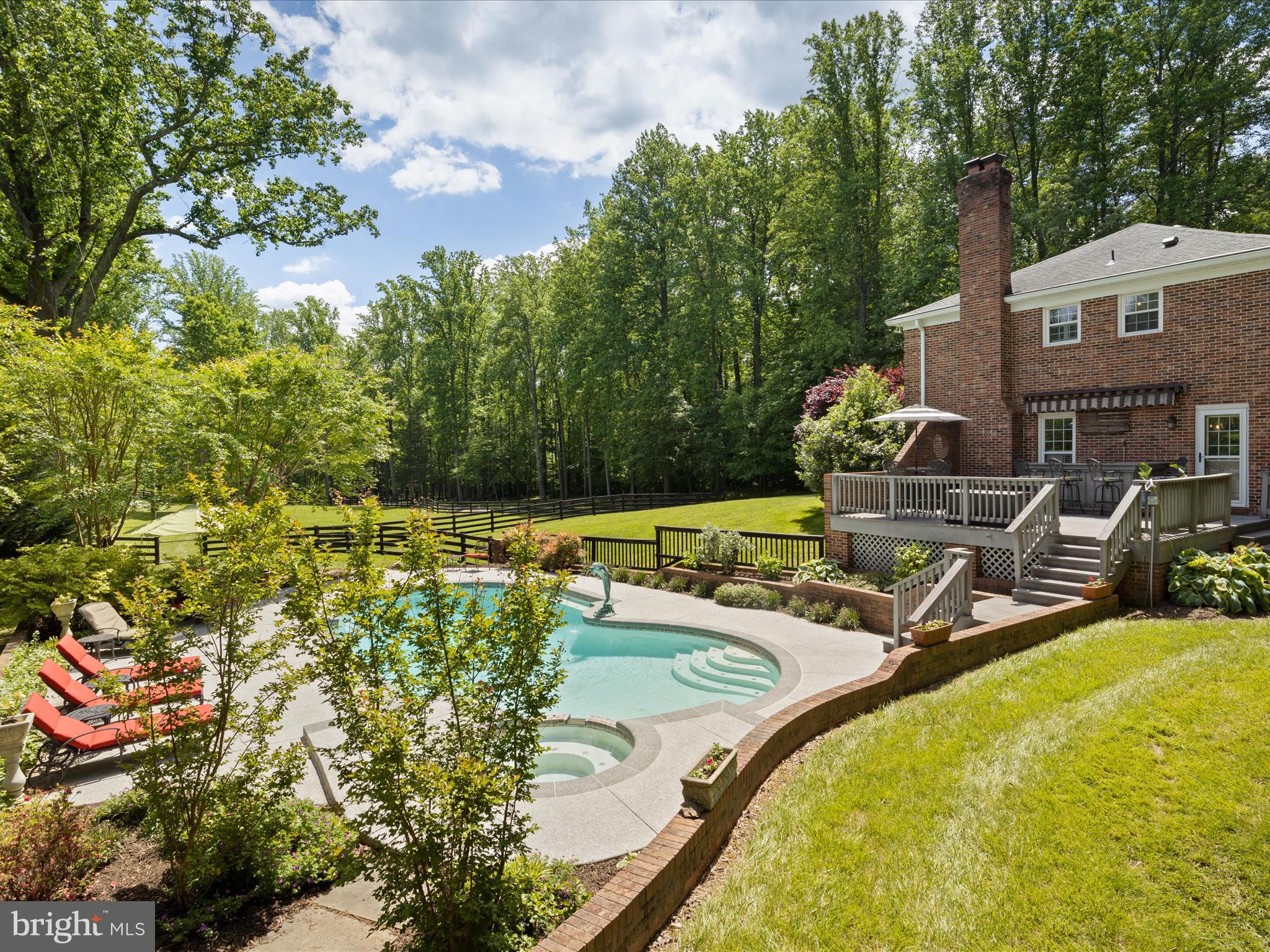 LAKEWOOD ESTATES - Residential