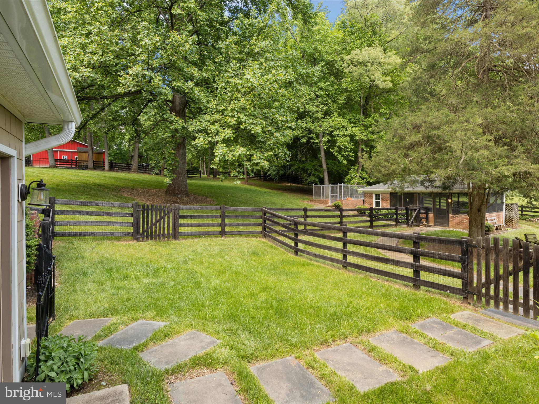 LAKEWOOD ESTATES - Residential