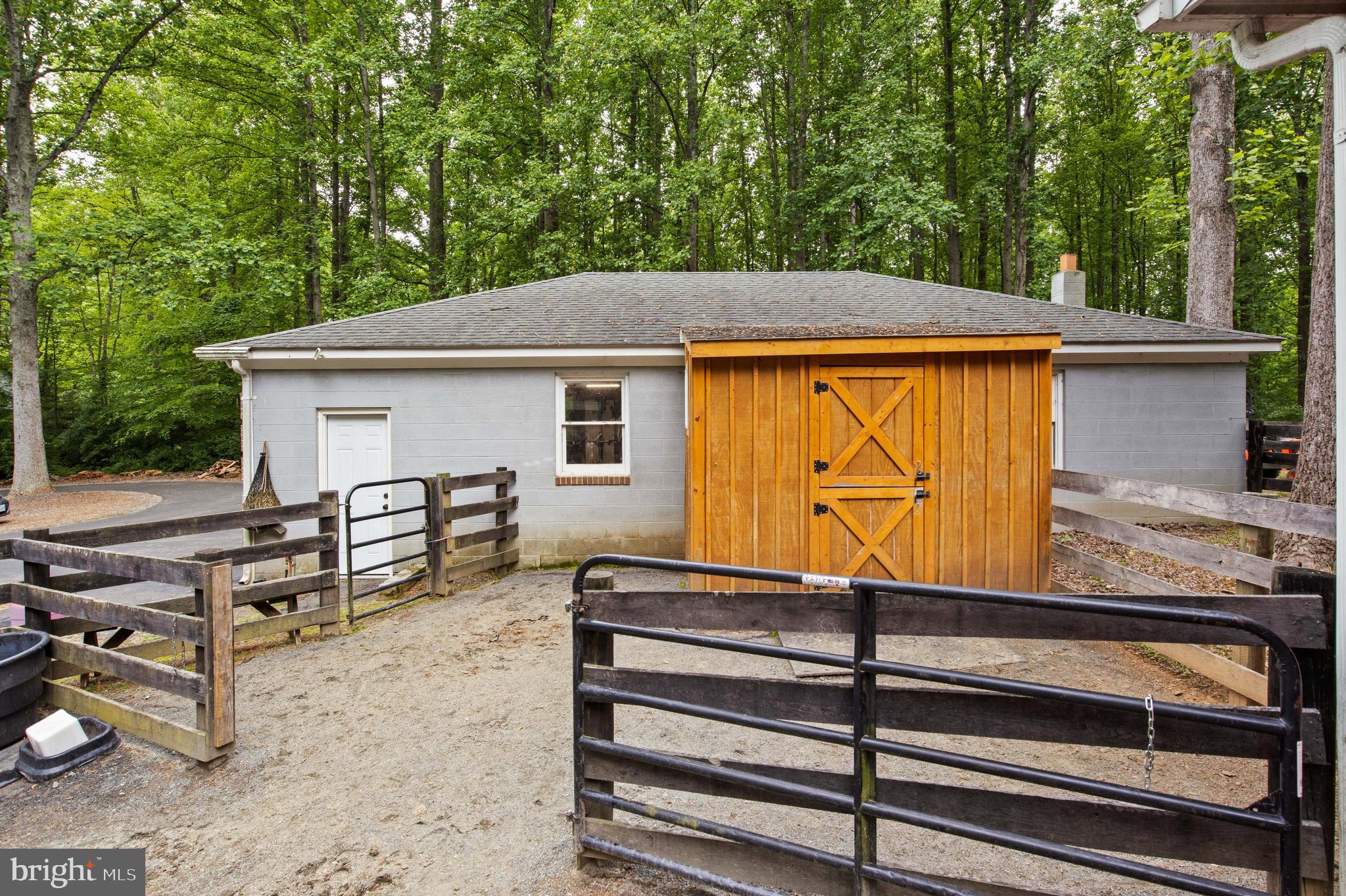 LAKEWOOD ESTATES - Residential