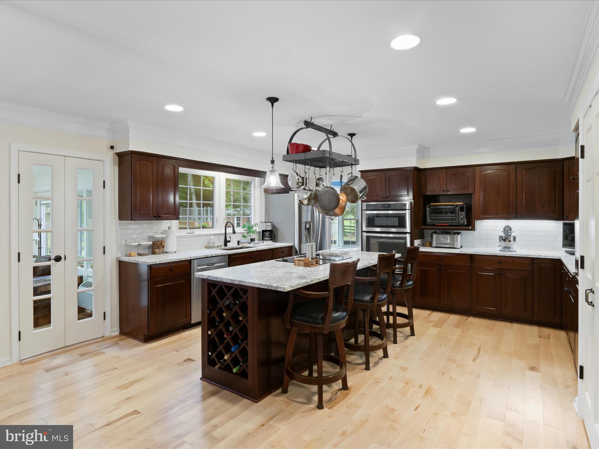 LAKEWOOD ESTATES - Residential