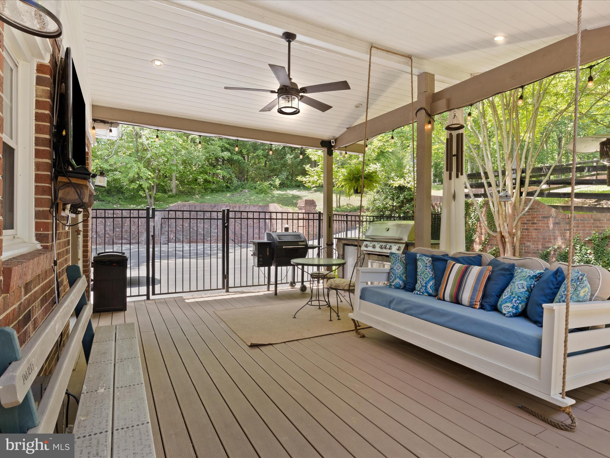 LAKEWOOD ESTATES - Residential