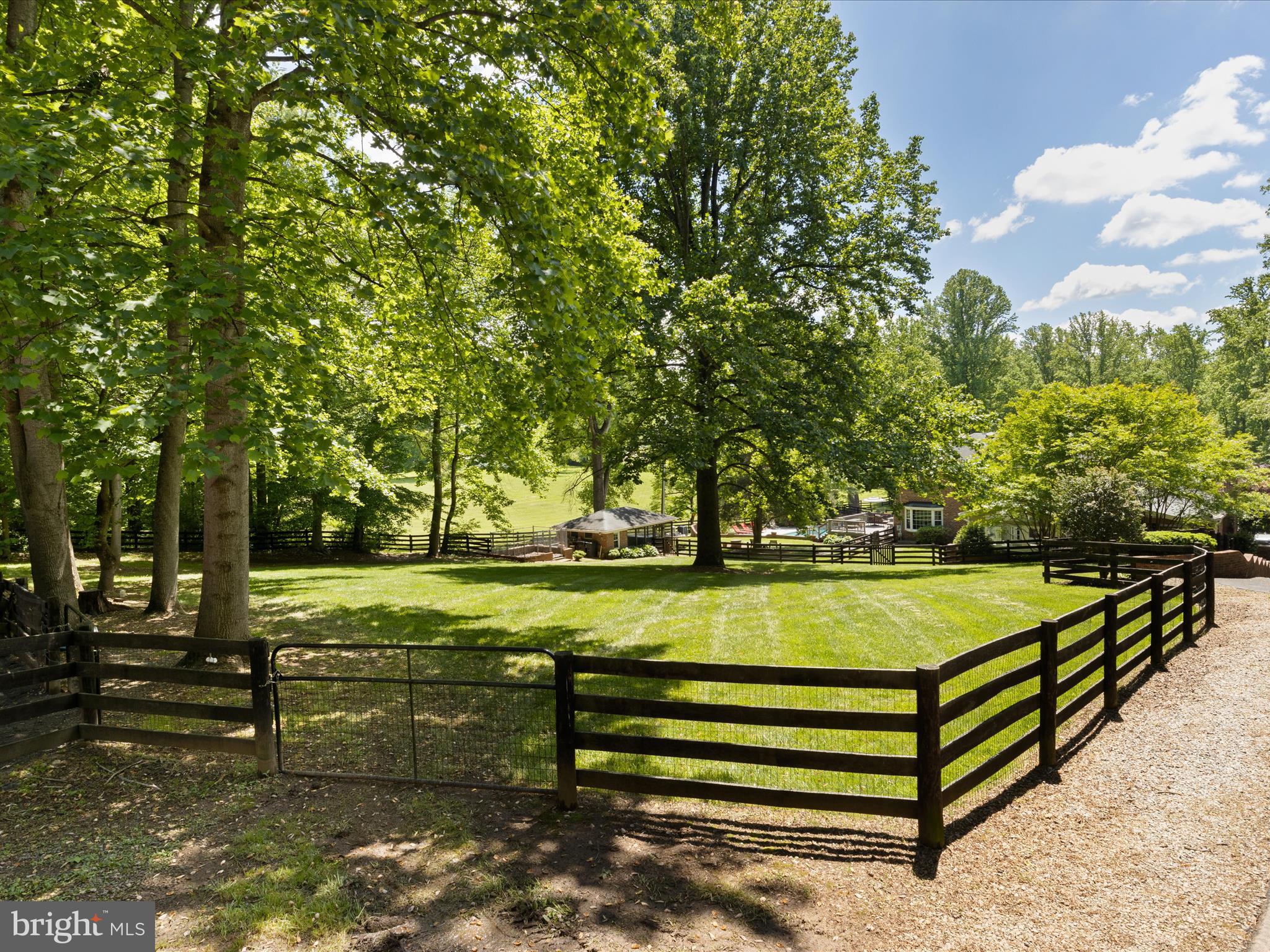 LAKEWOOD ESTATES - Residential