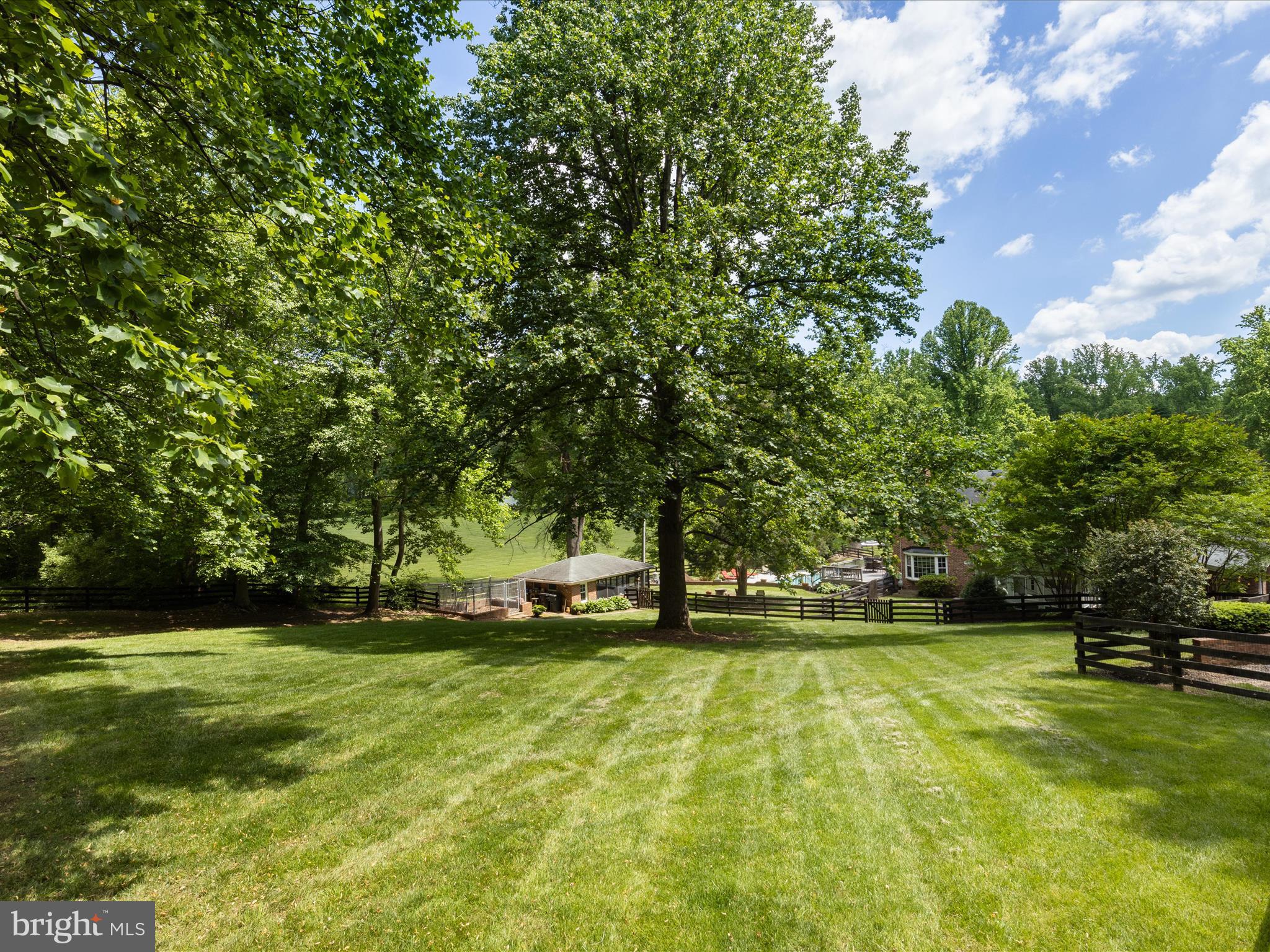 LAKEWOOD ESTATES - Residential