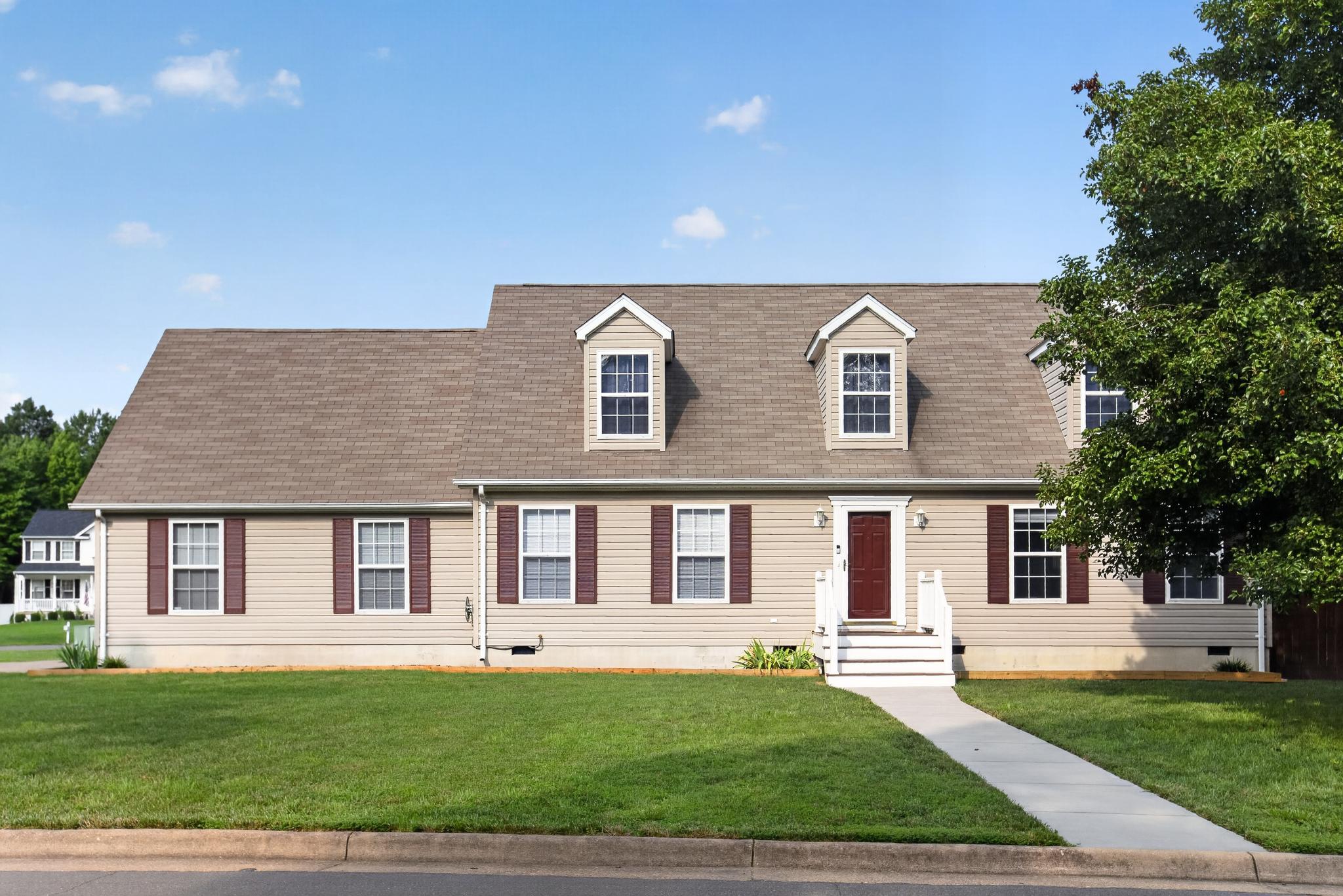 16965 VILLAGE LANE