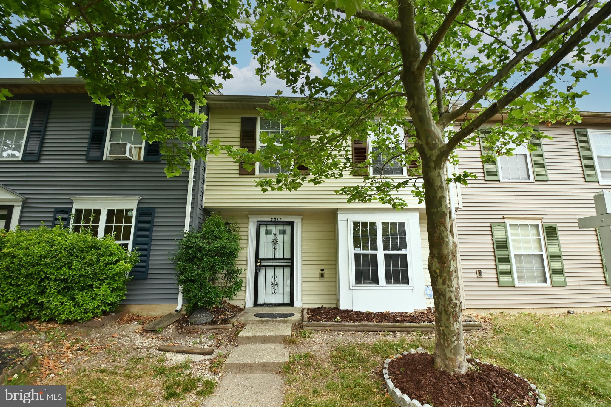 CLINTON PLAZA TOWNHOUSES - Residential