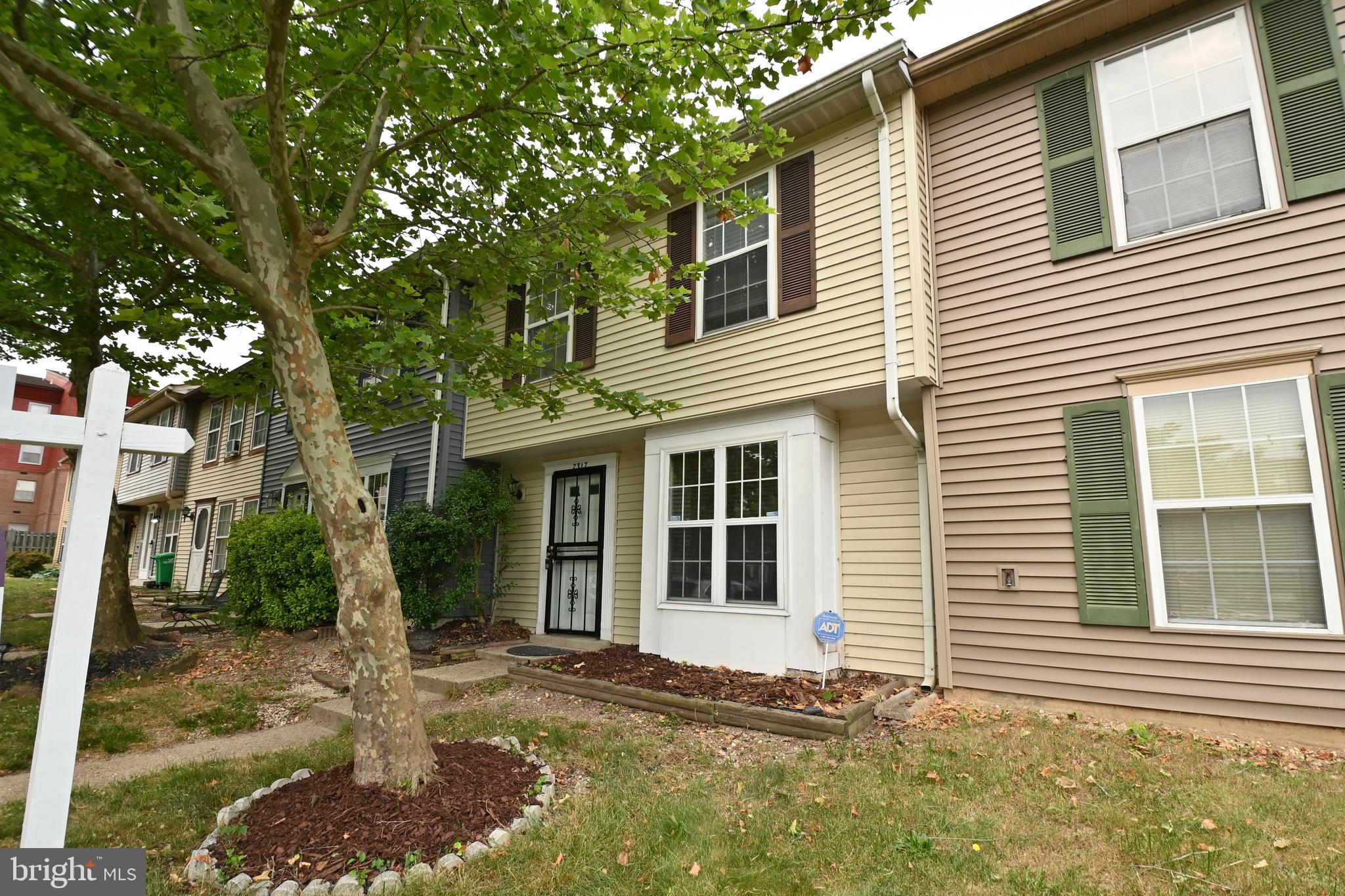 CLINTON PLAZA TOWNHOUSES - Residential