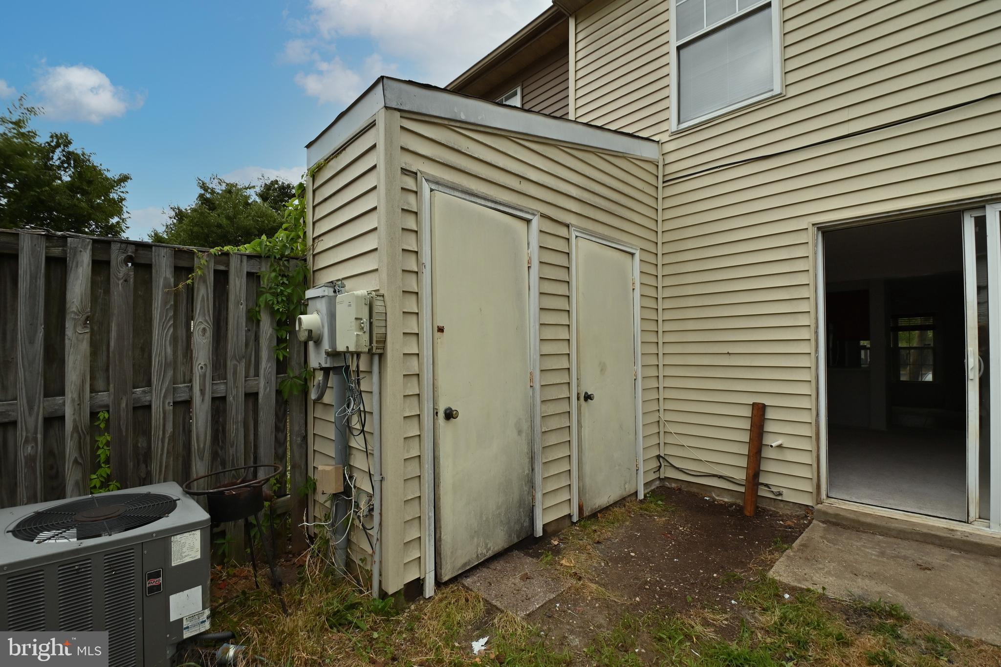CLINTON PLAZA TOWNHOUSES - Residential