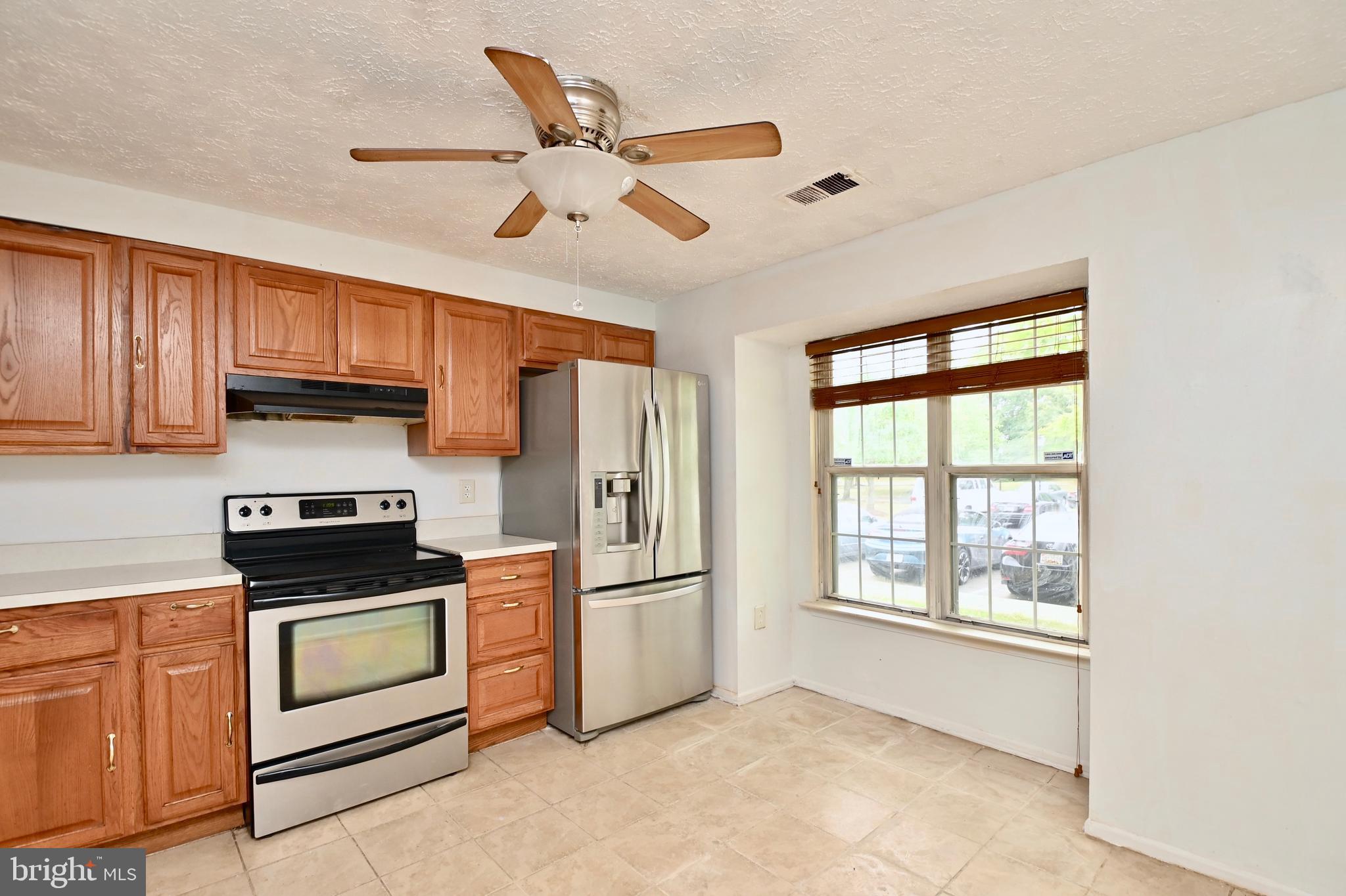 CLINTON PLAZA TOWNHOUSES - Residential