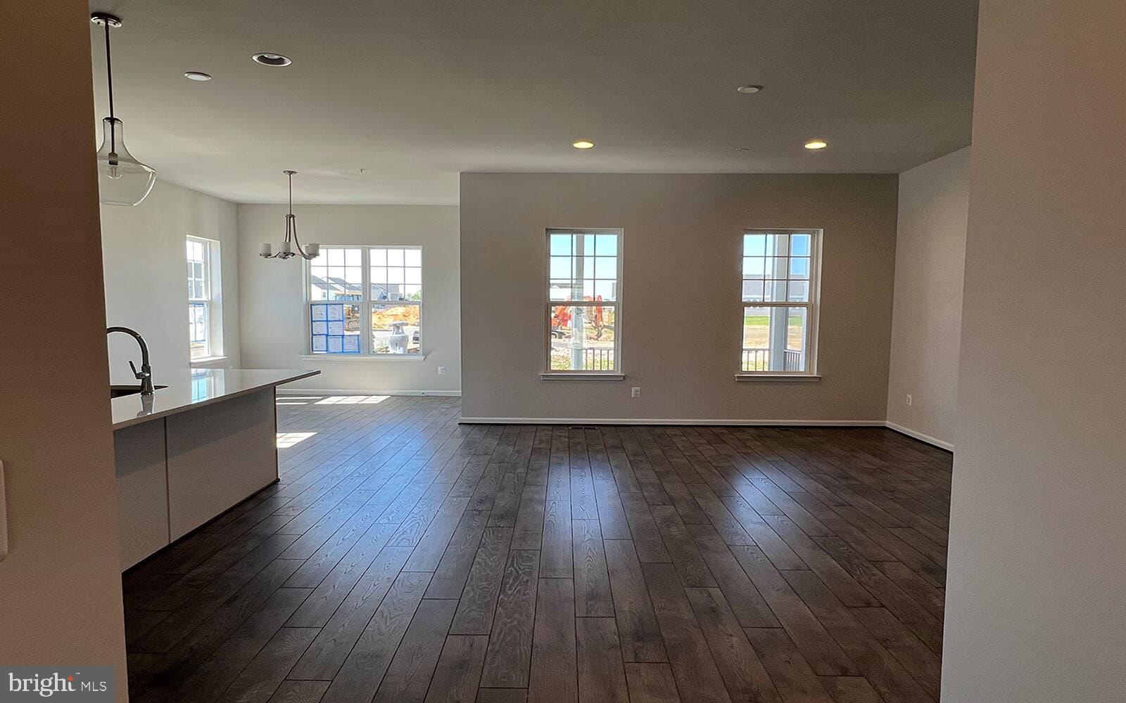 TWO RIVERS - Residential