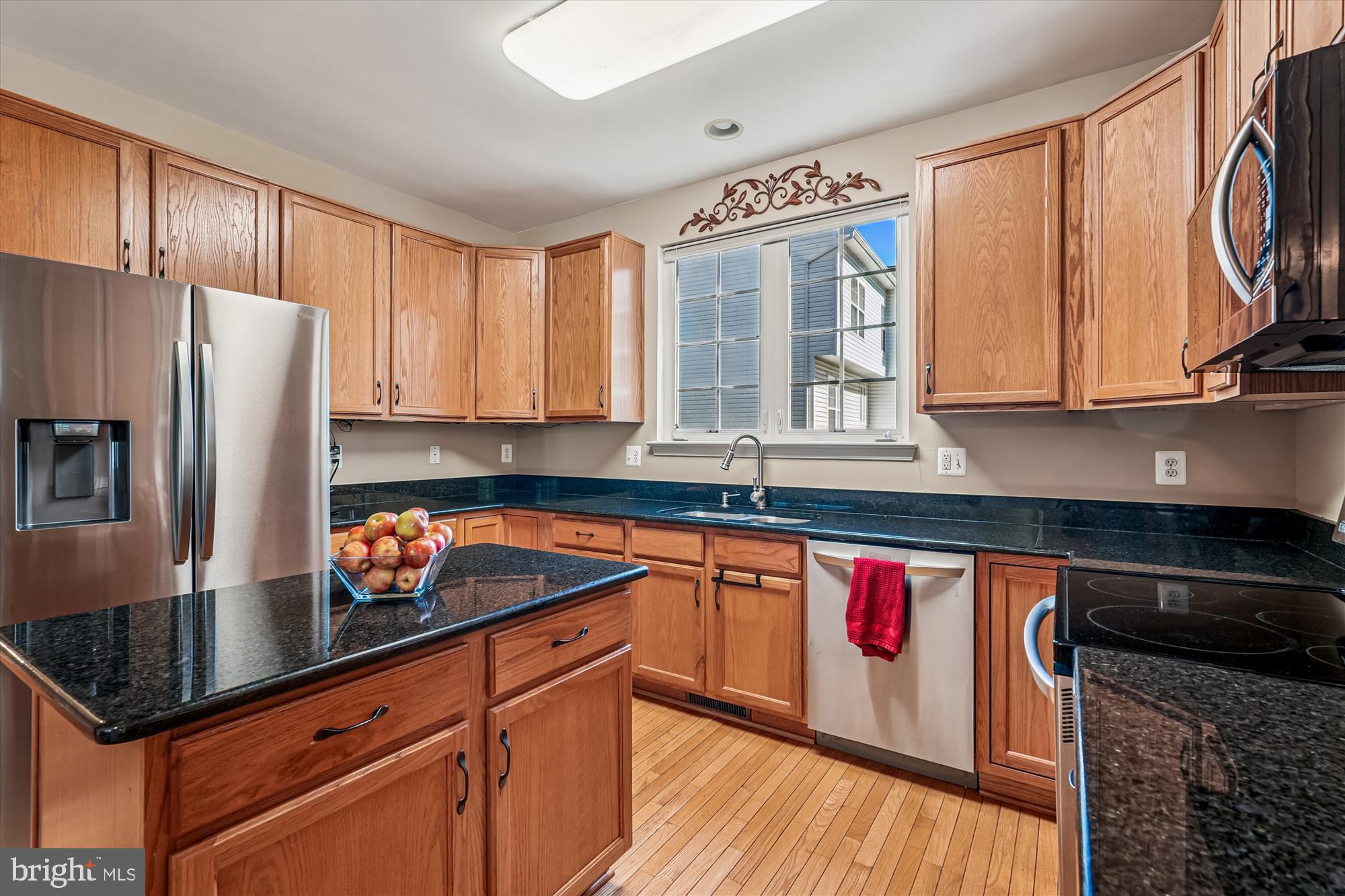 ROUND HILL - Residential