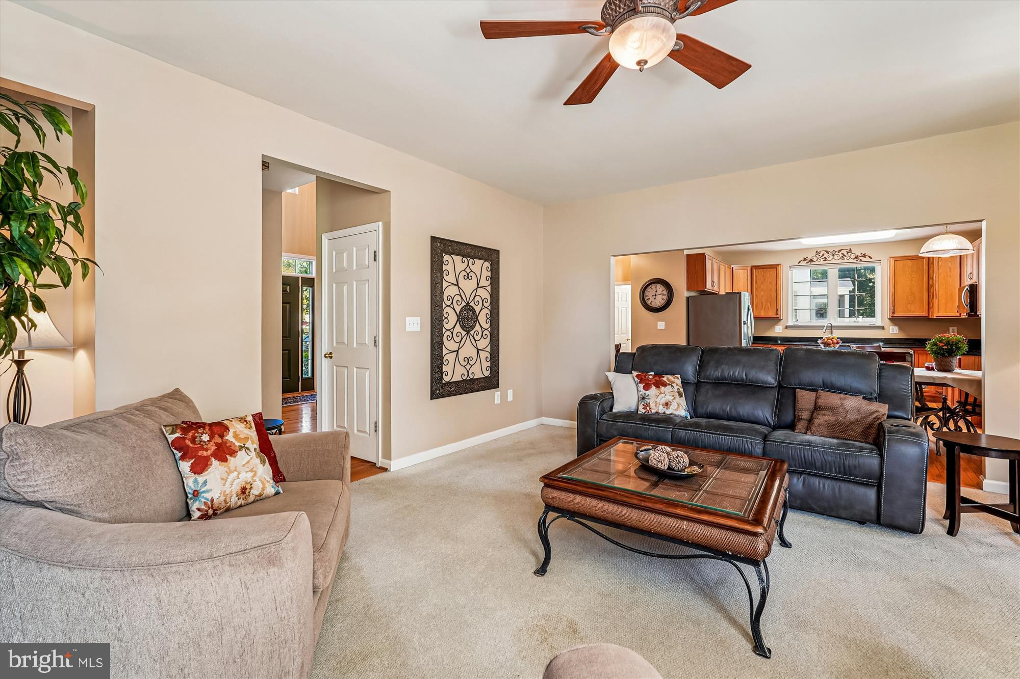 ROUND HILL - Residential