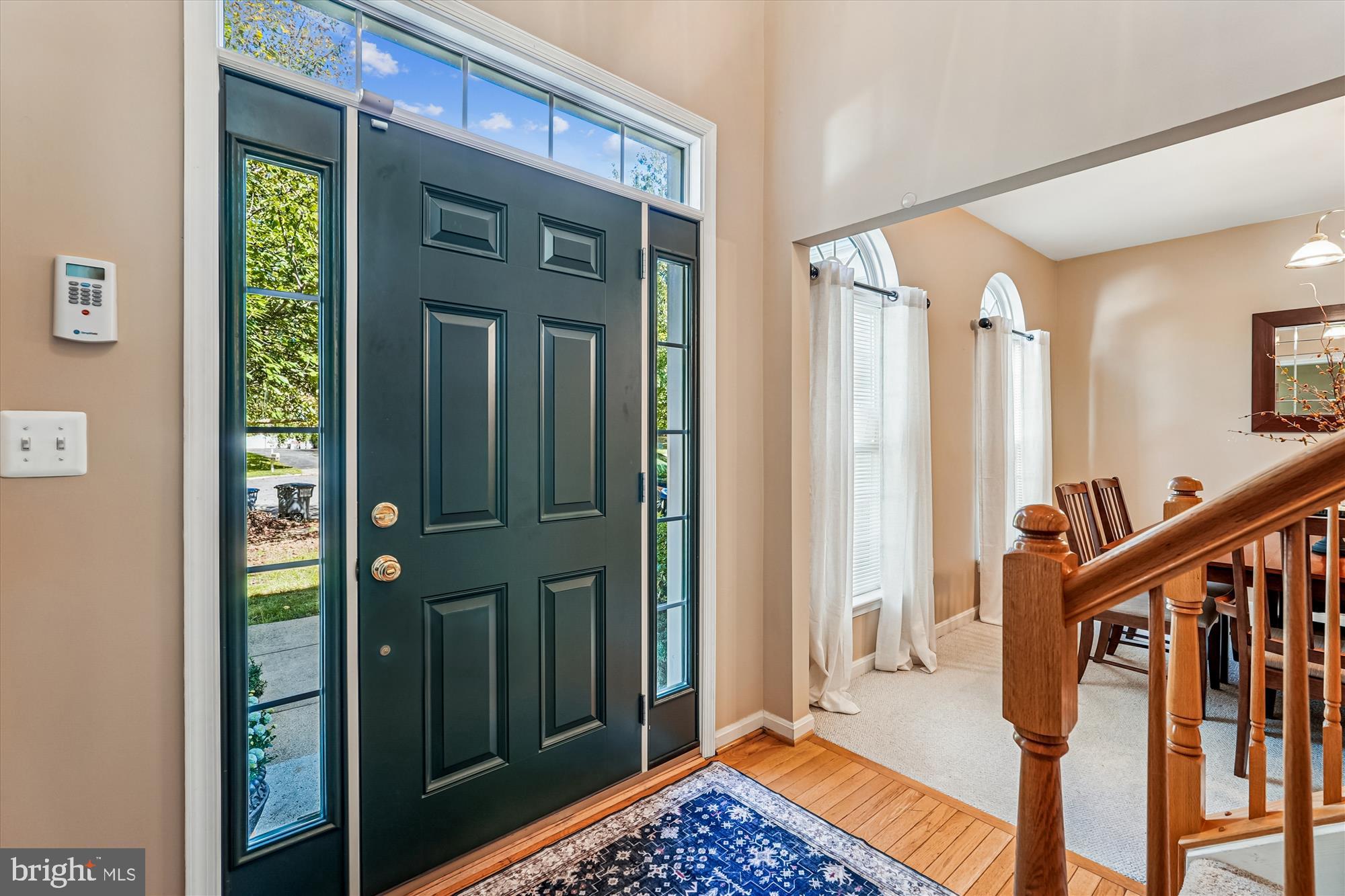 ROUND HILL - Residential