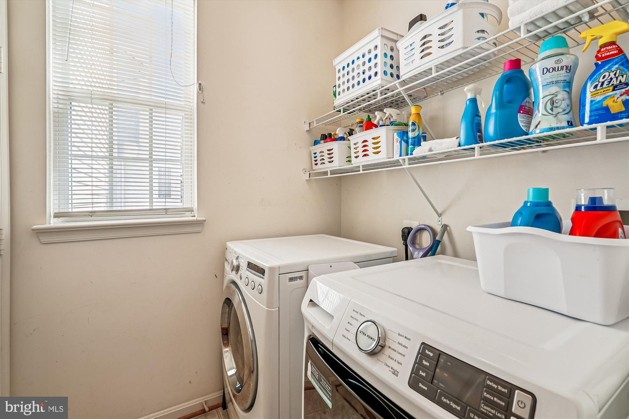 ROUND HILL - Residential