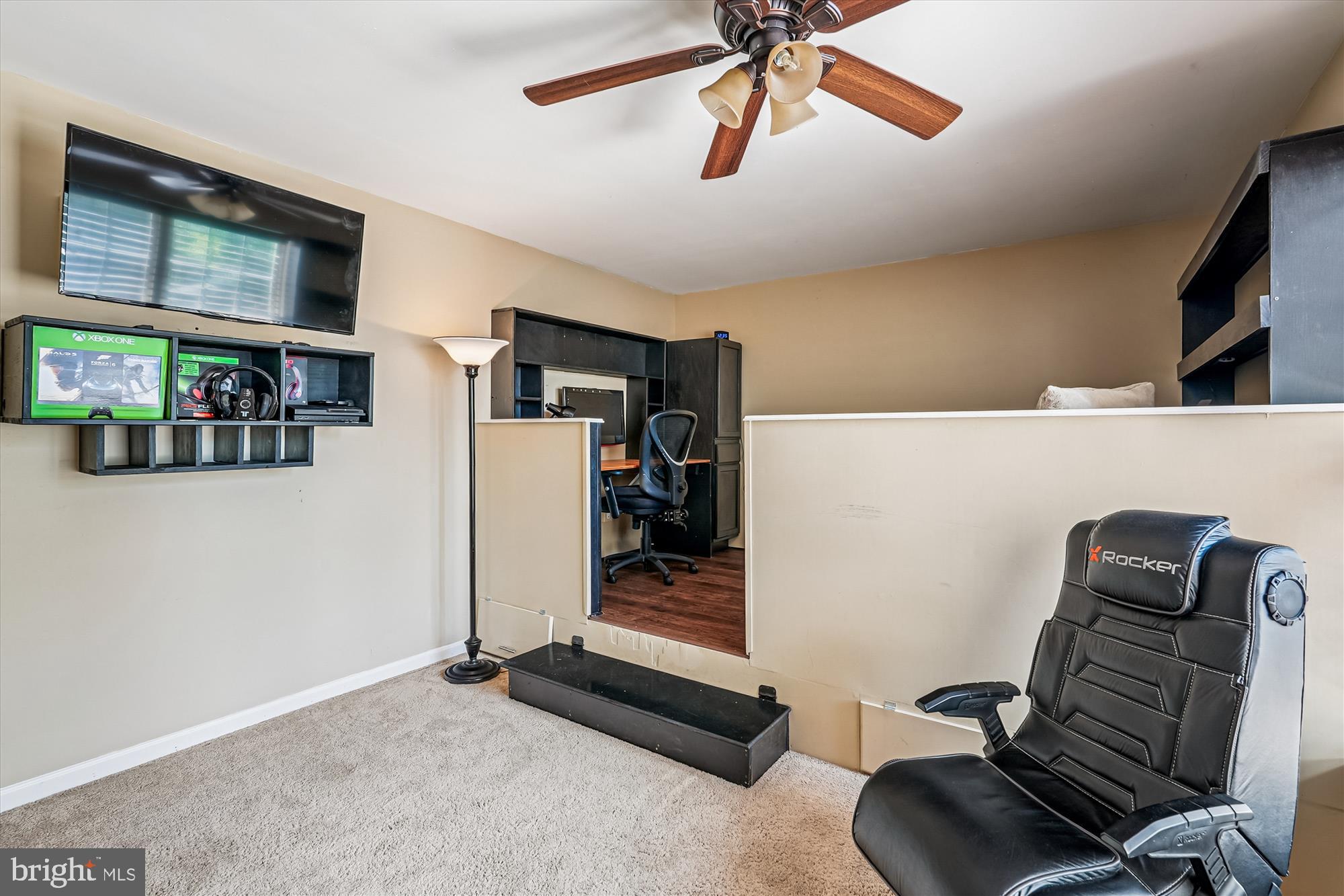 ROUND HILL - Residential