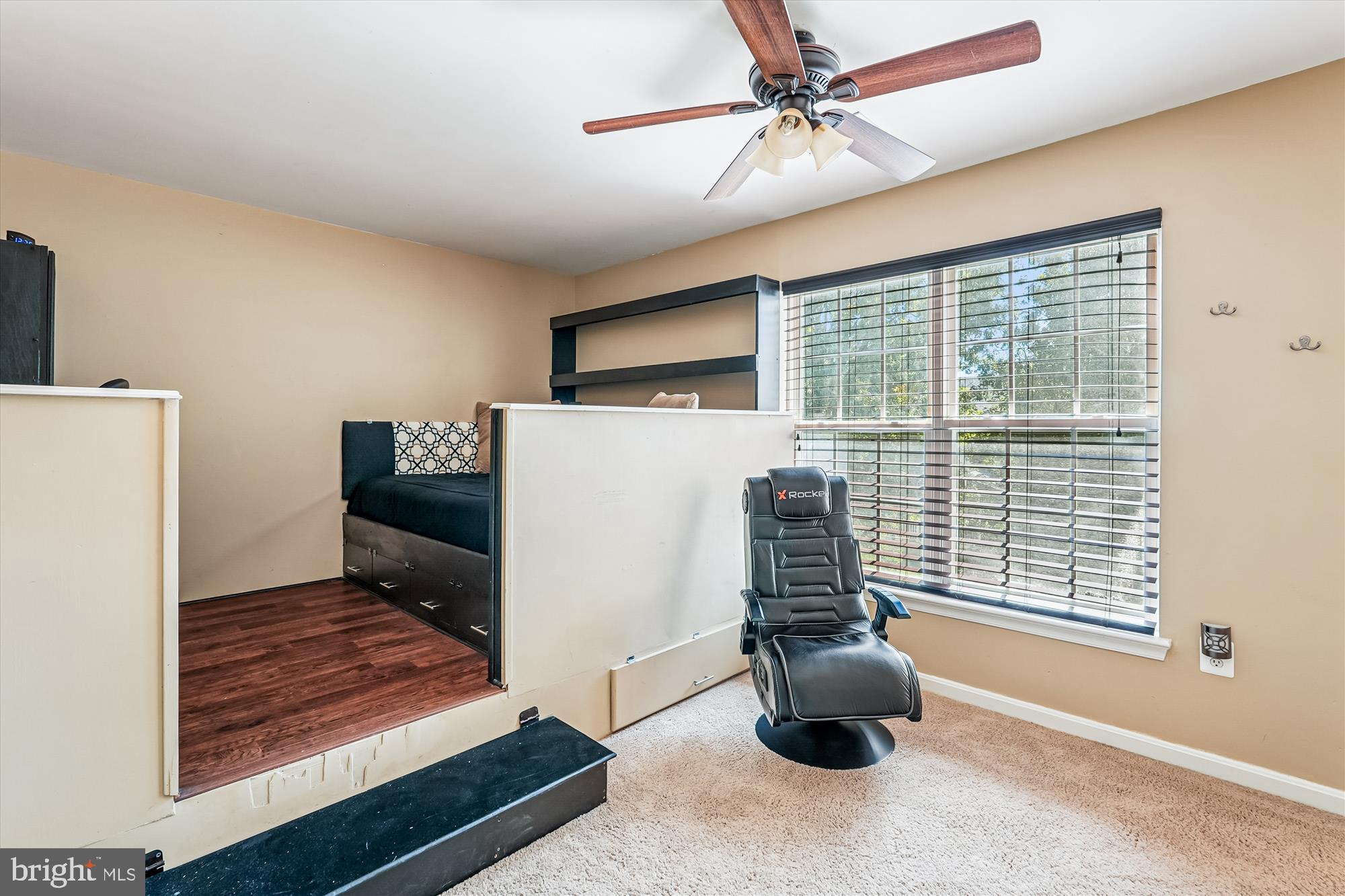 ROUND HILL - Residential