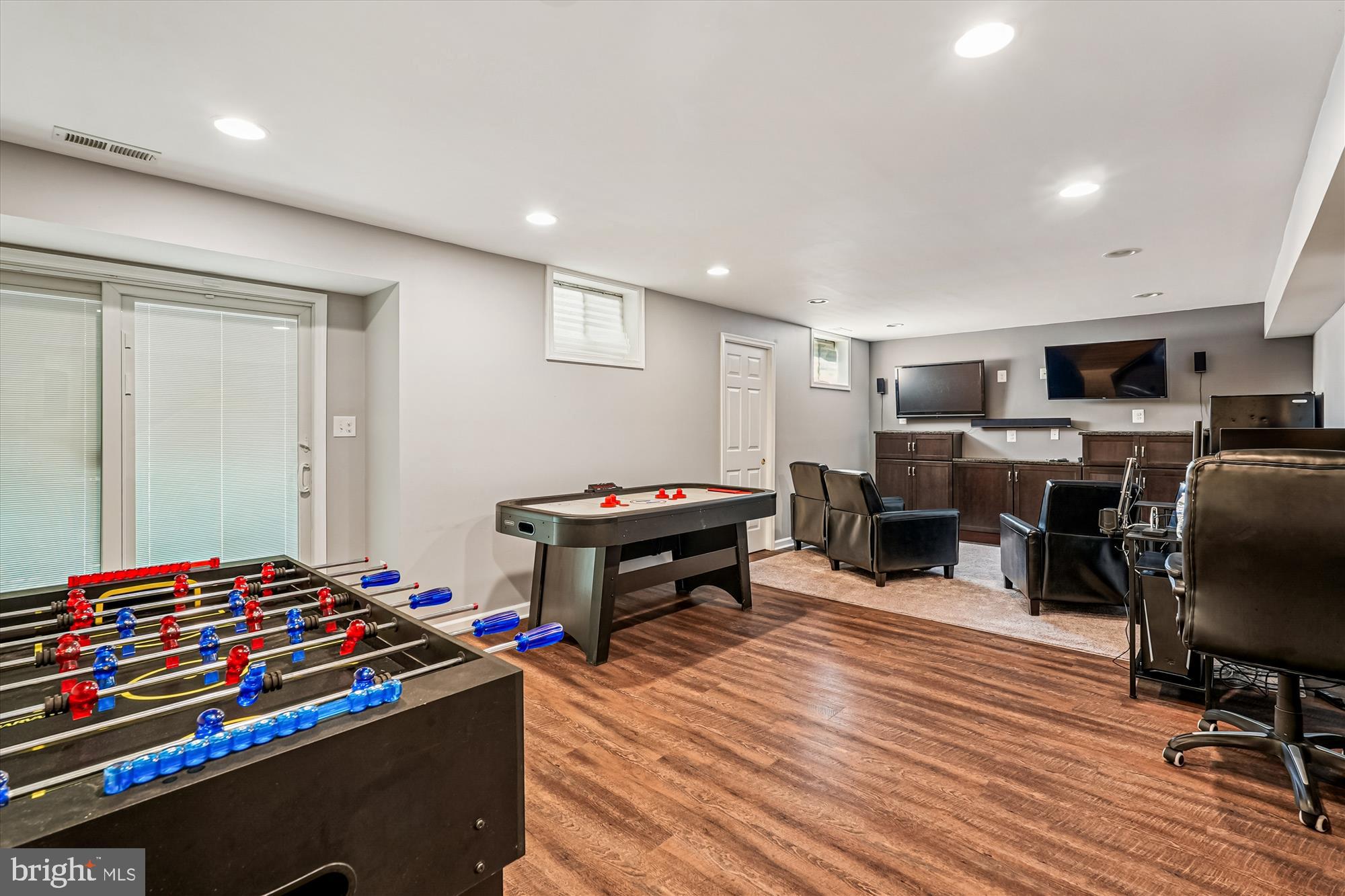 ROUND HILL - Residential