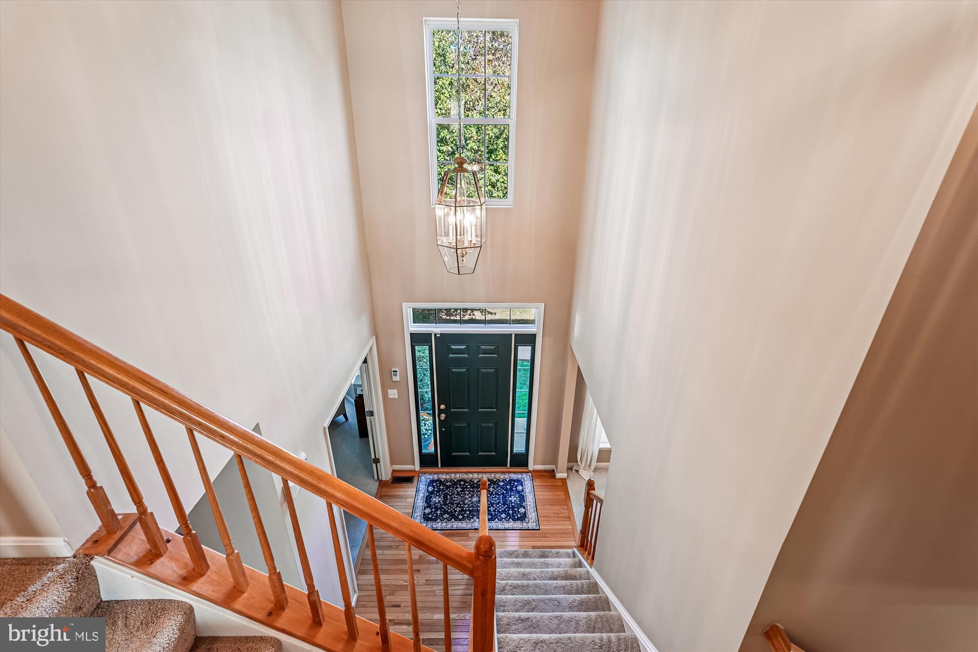 ROUND HILL - Residential