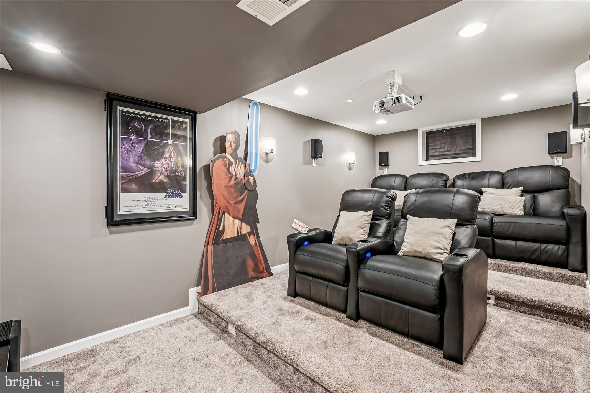 ROUND HILL - Residential