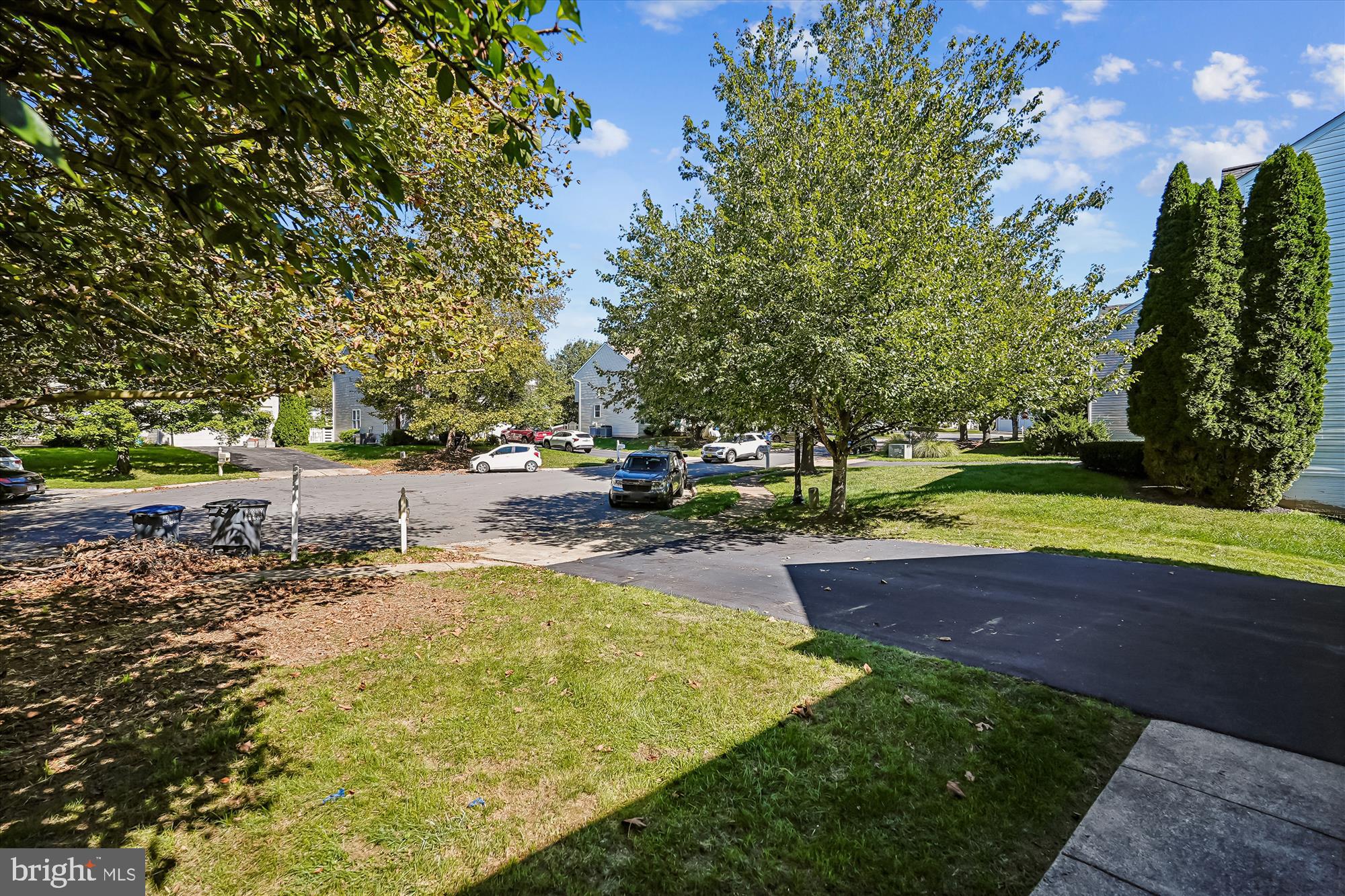 ROUND HILL - Residential