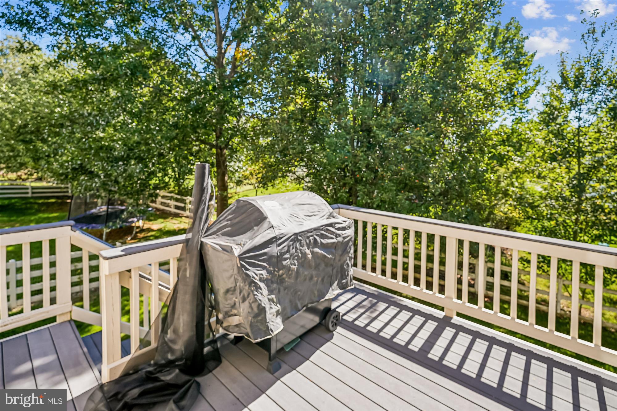 ROUND HILL - Residential