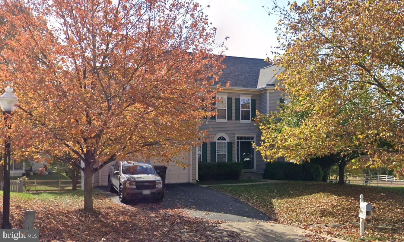 ROUND HILL - Residential