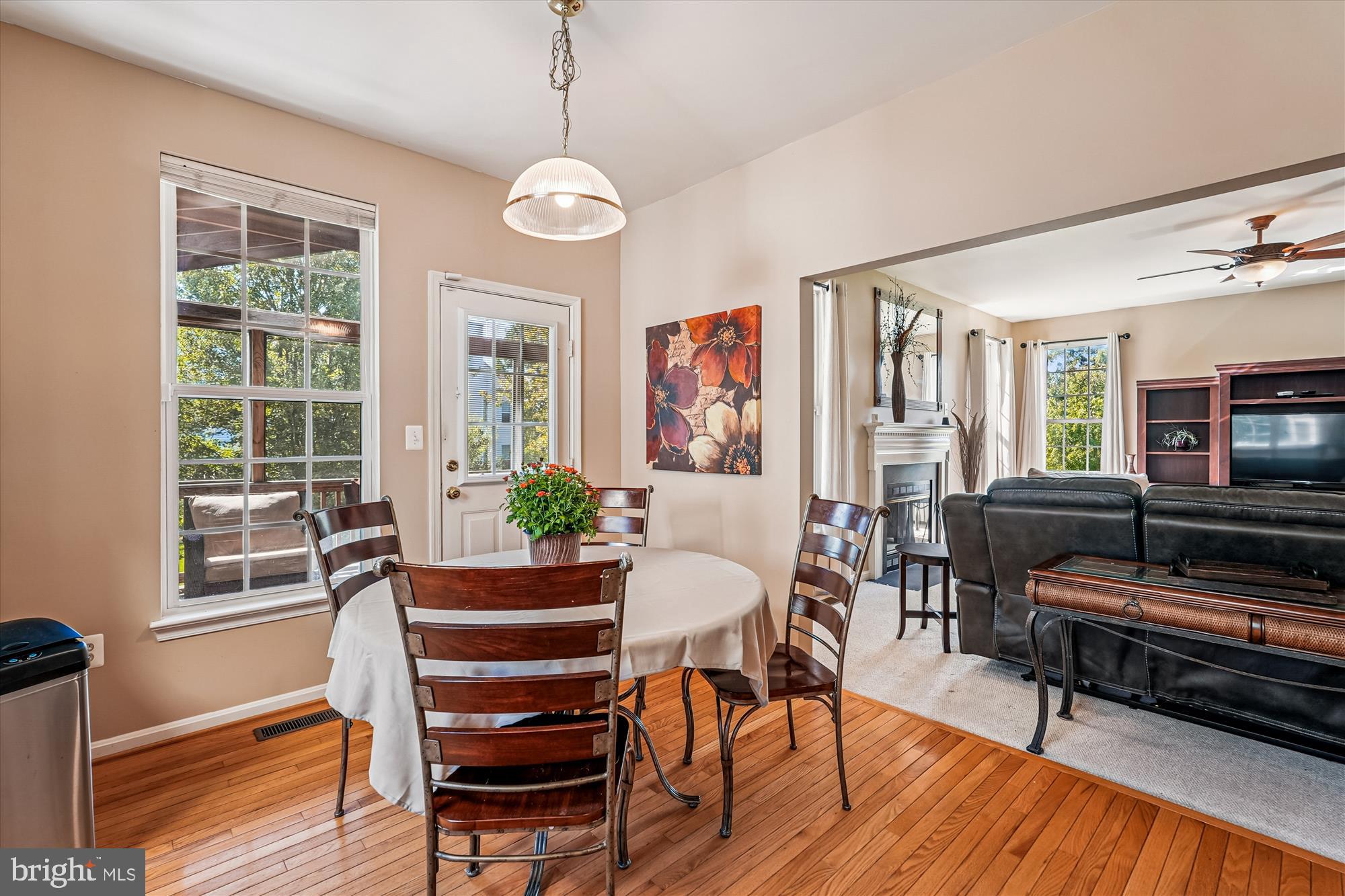 ROUND HILL - Residential