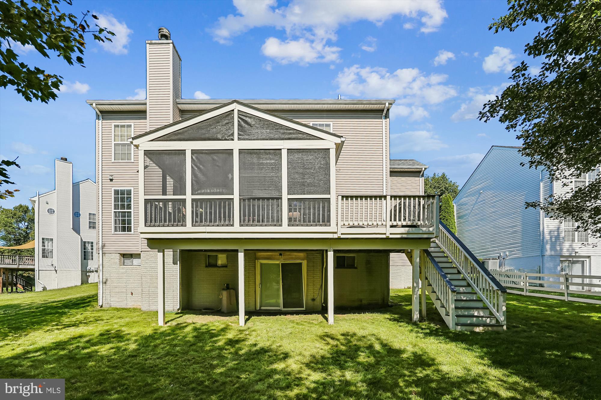 ROUND HILL - Residential