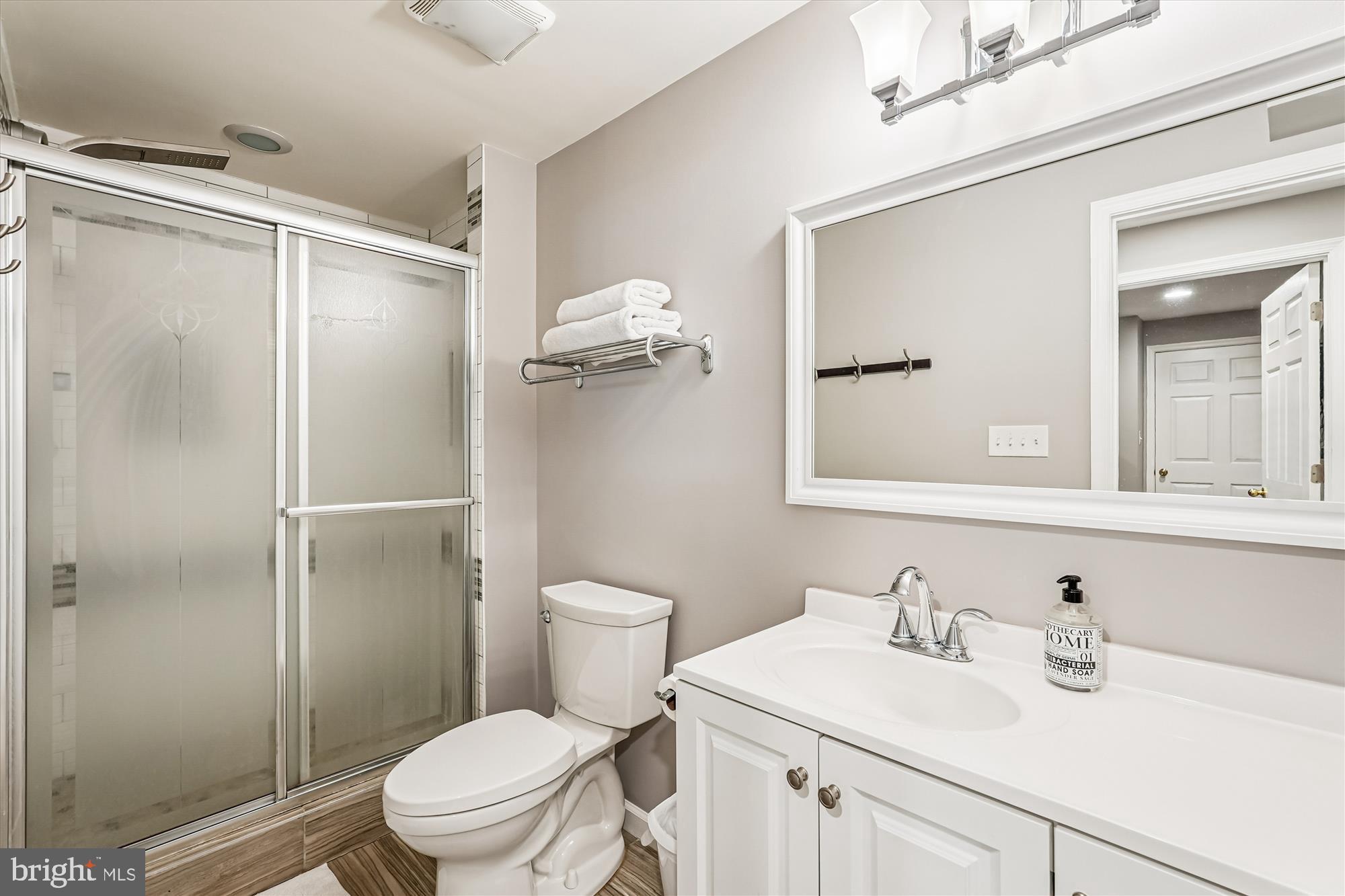 ROUND HILL - Residential