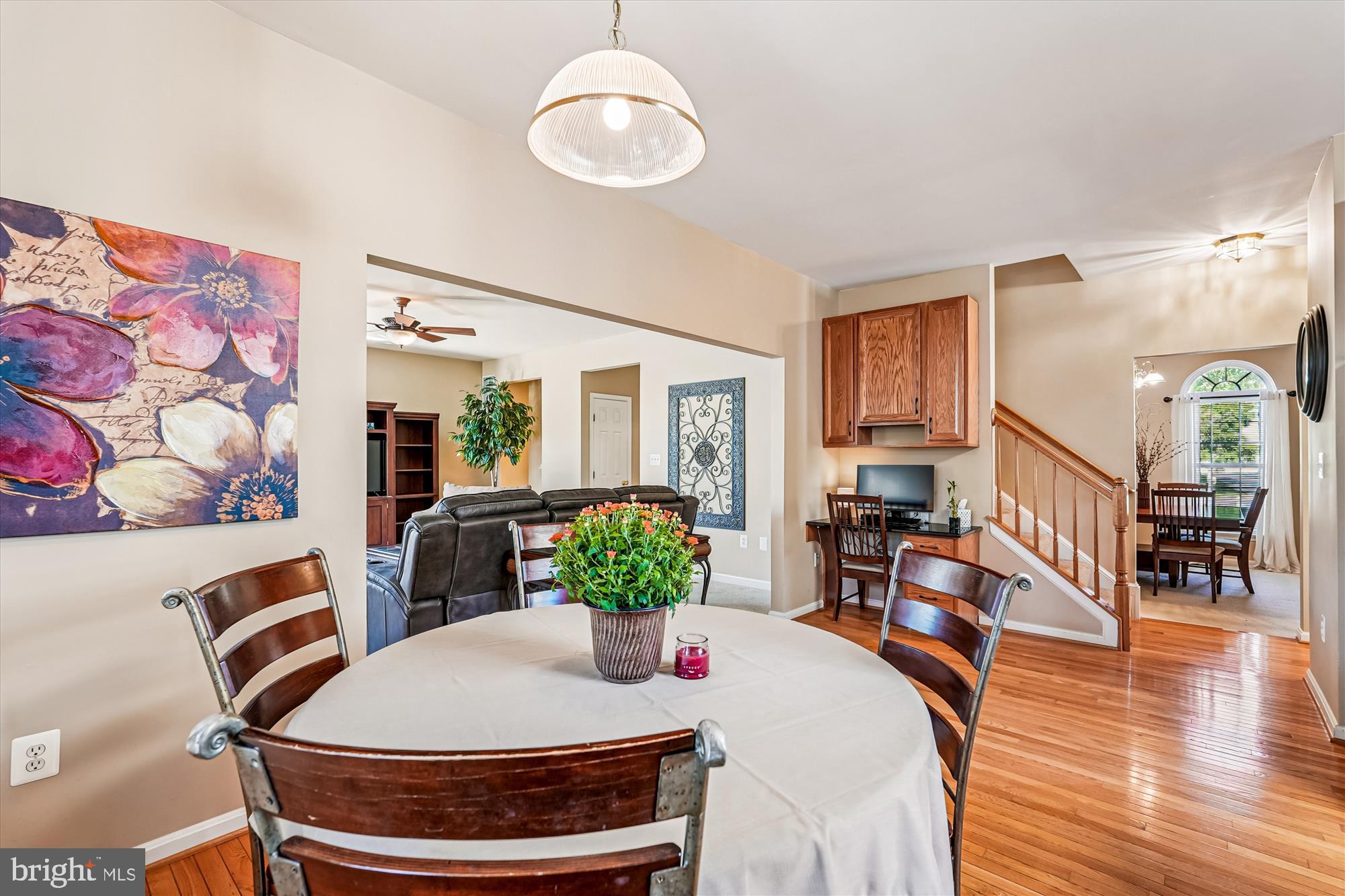 ROUND HILL - Residential