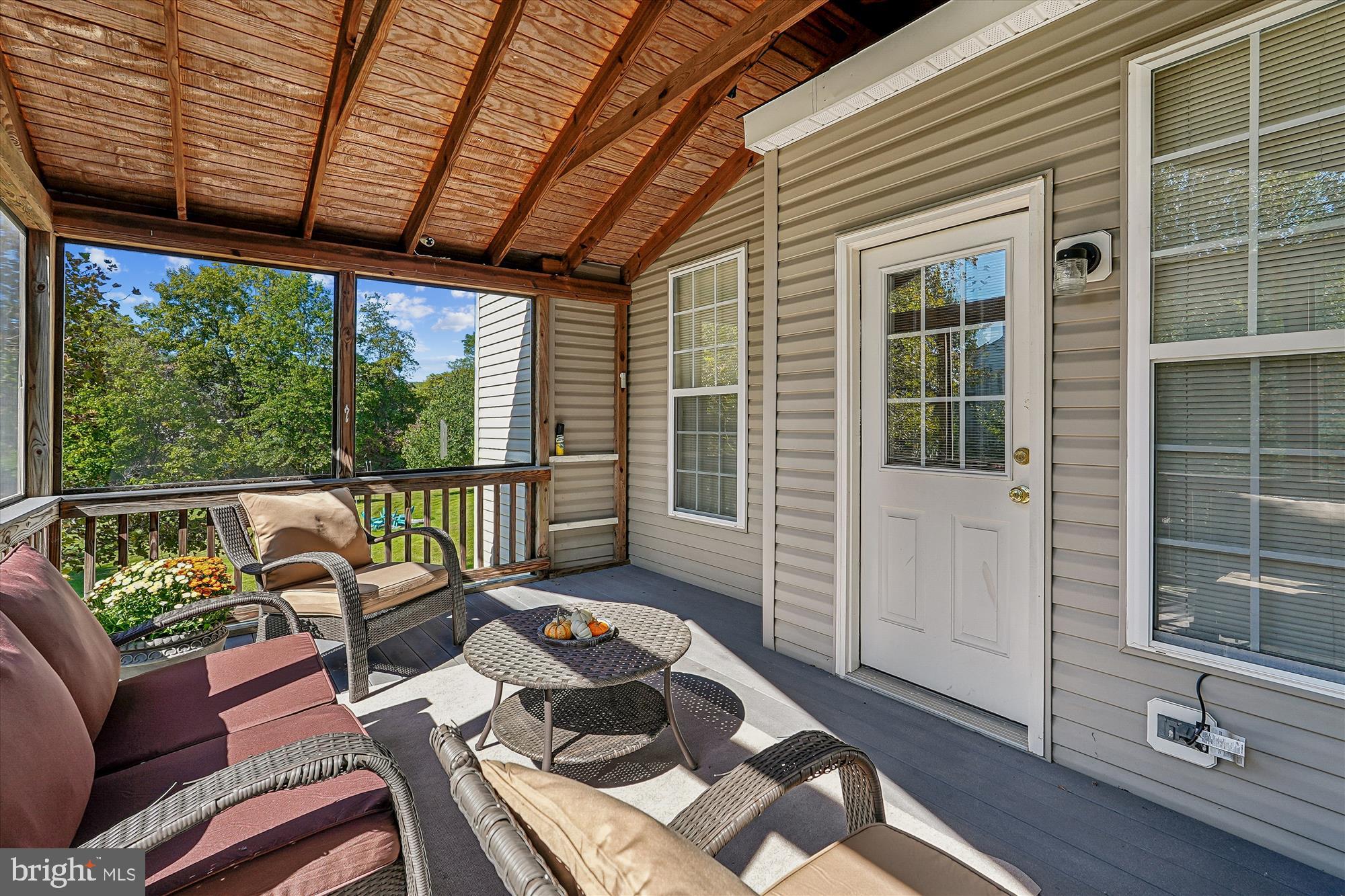 ROUND HILL - Residential