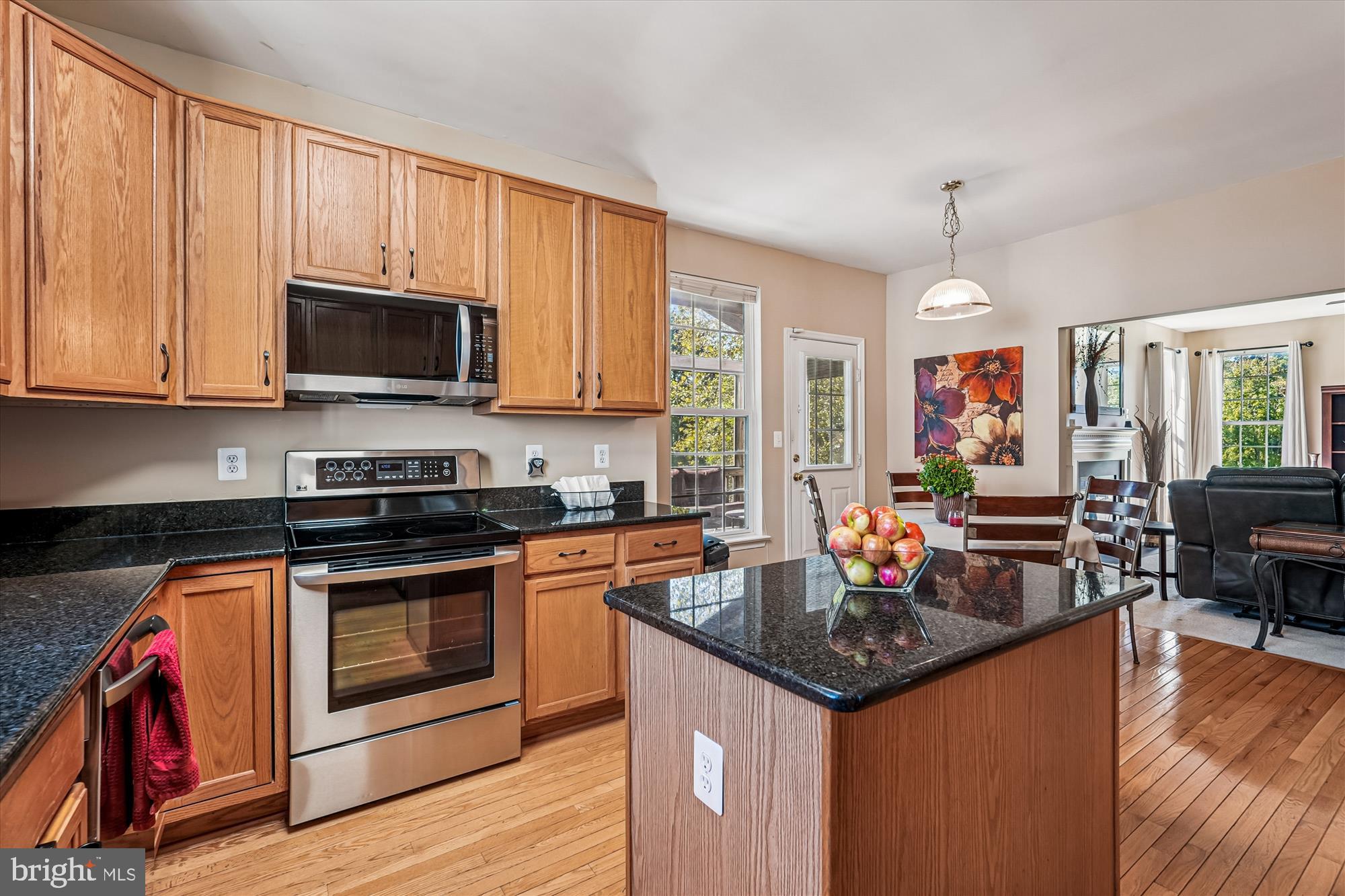 ROUND HILL - Residential