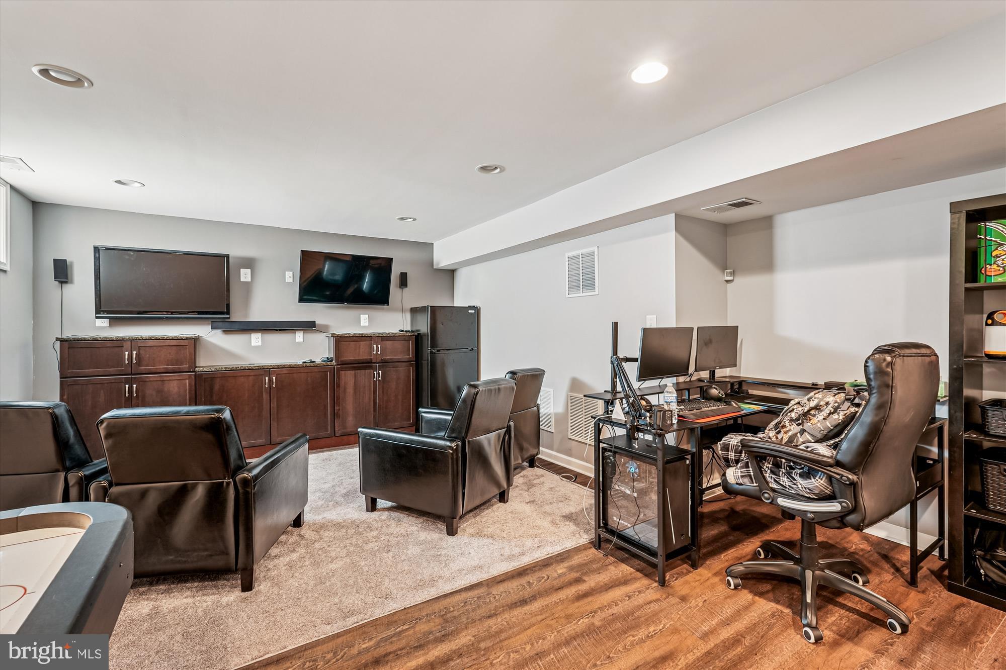 ROUND HILL - Residential