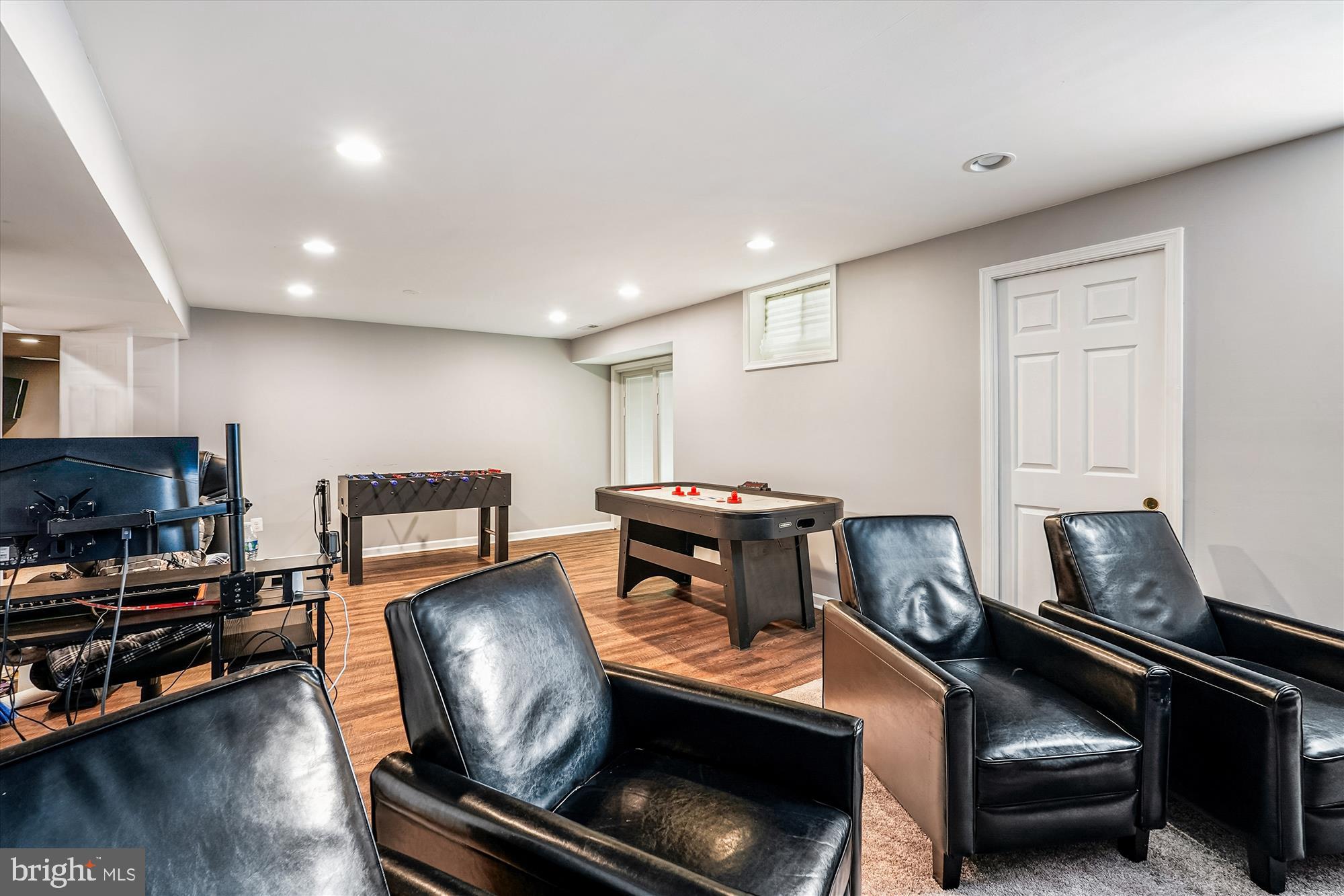 ROUND HILL - Residential