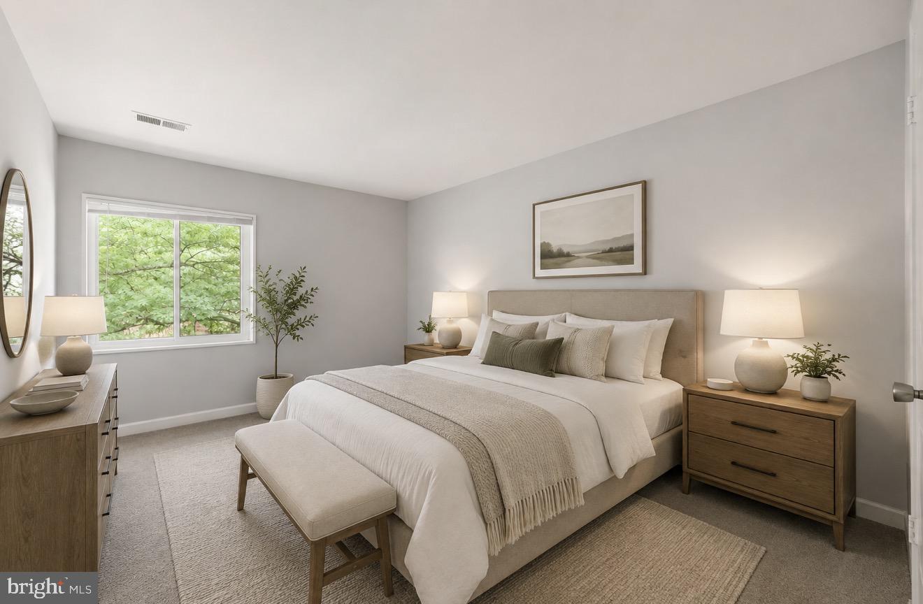 1558 NORTHGATE SQUARE 32B